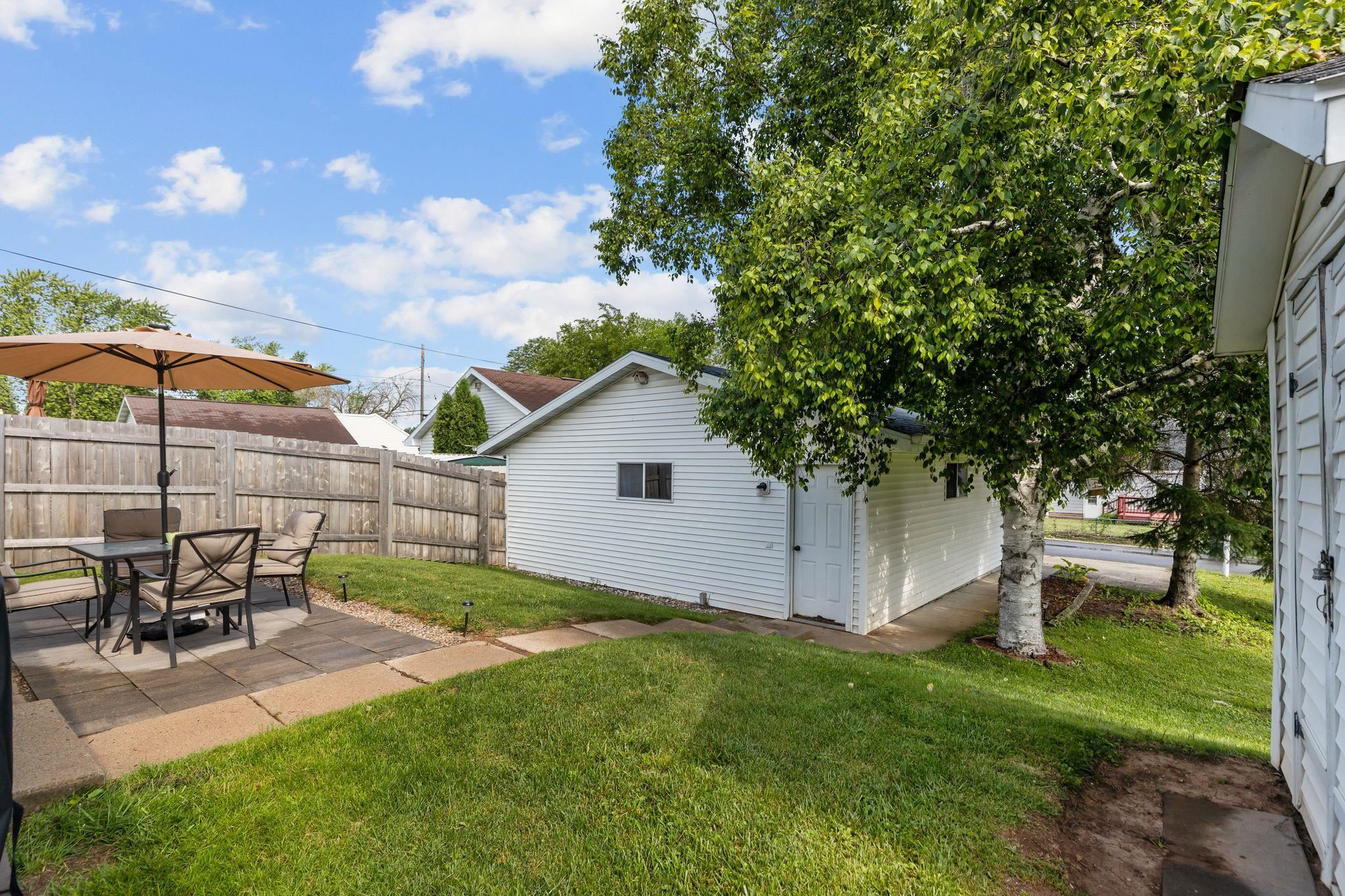 312 W 10TH Street