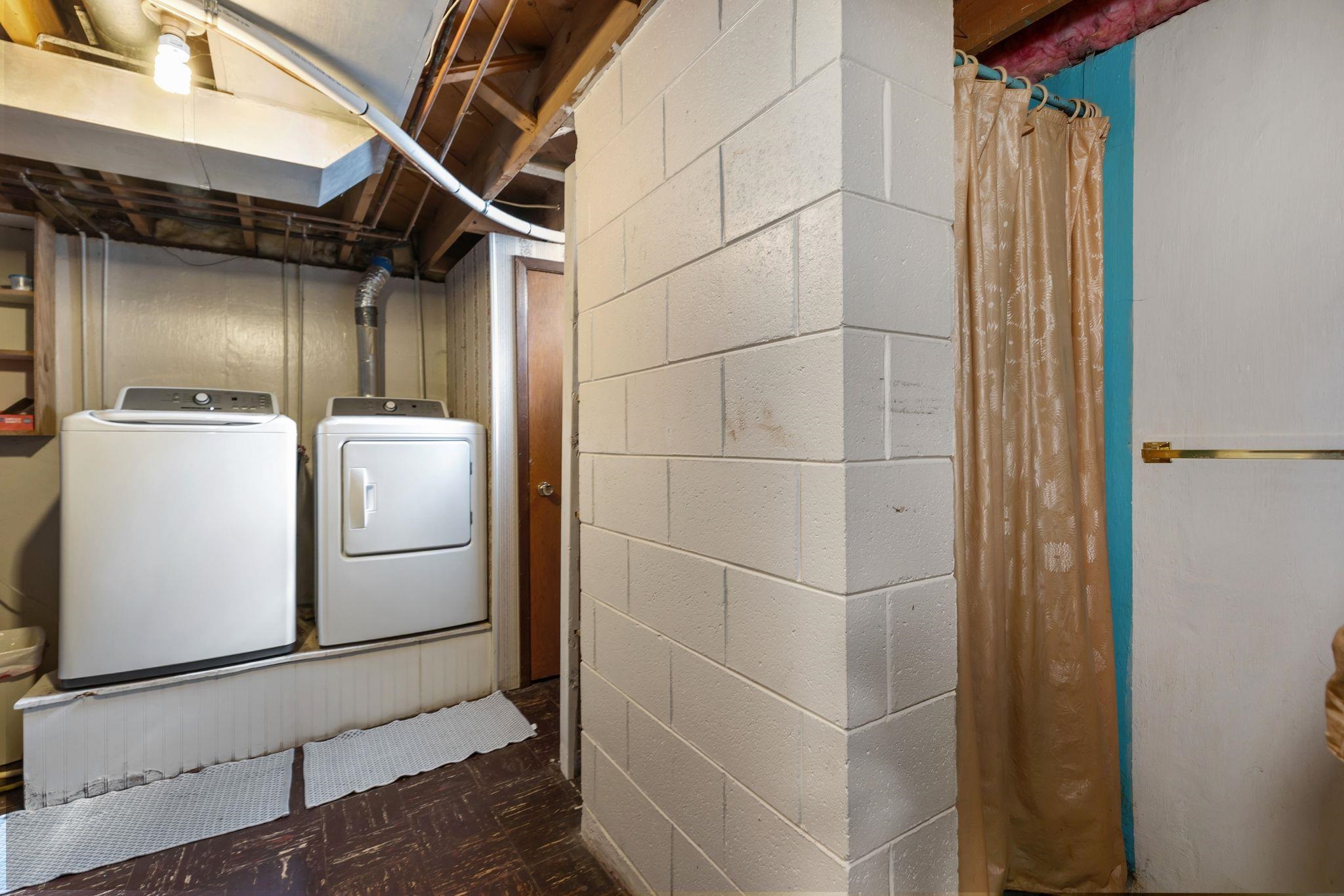 312 W 10TH Street