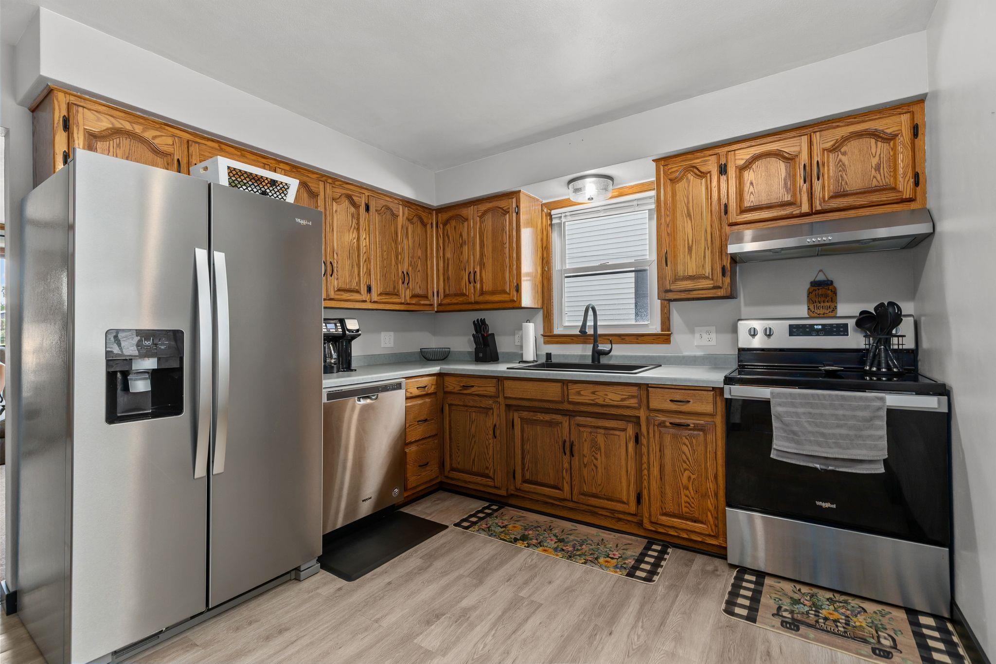 312 W 10TH Street