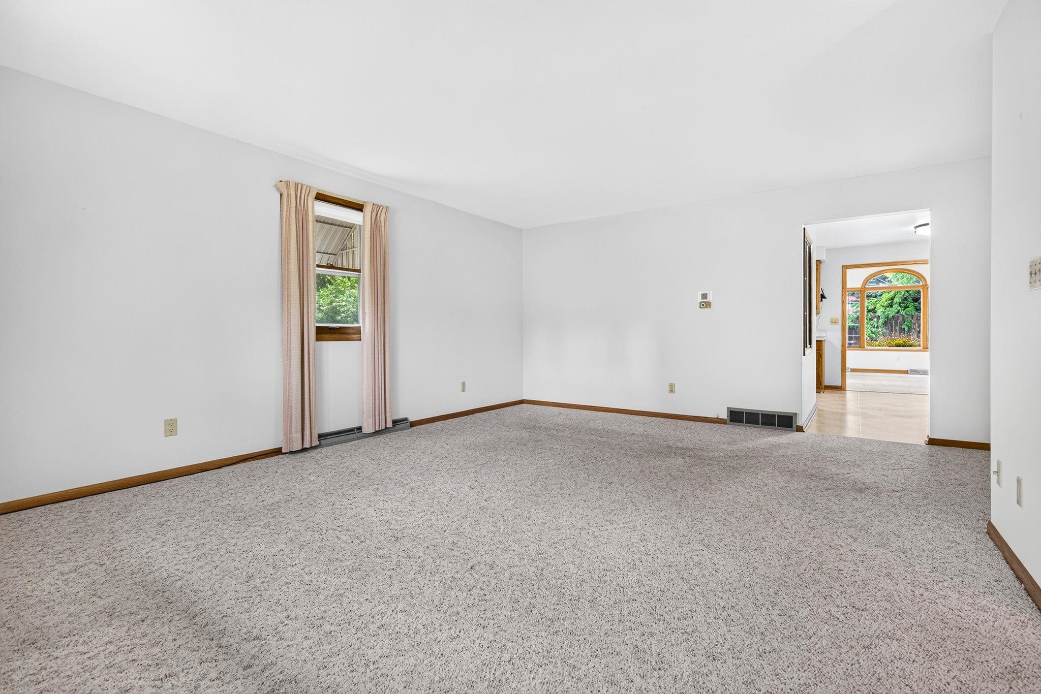 1049 GREGORY Street