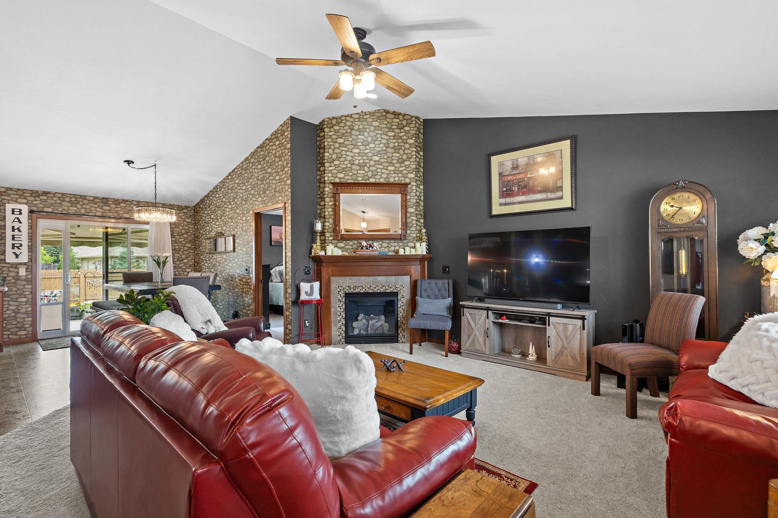 1427 ANTHEM Drive