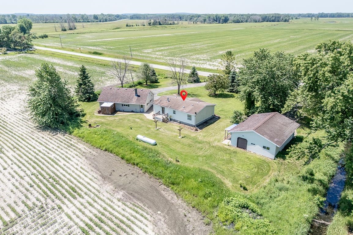 N5690 BOELTER Road