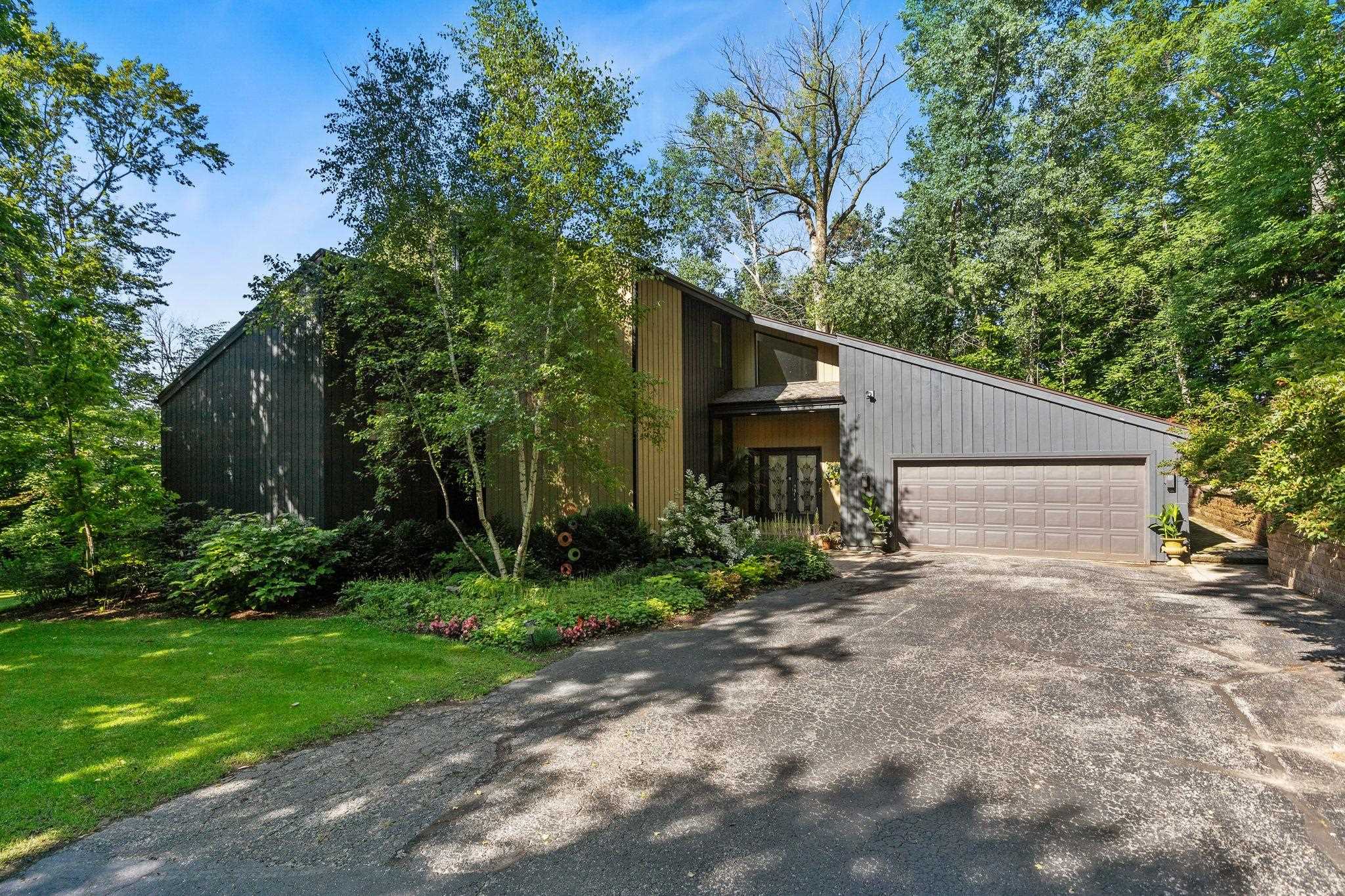 W3895 HIGHVIEW Drive
