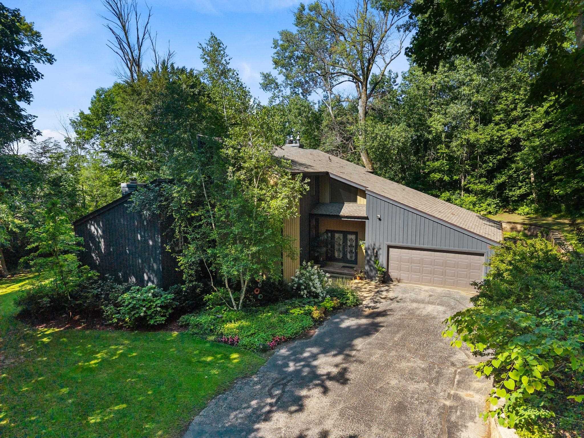 W3895 HIGHVIEW Drive