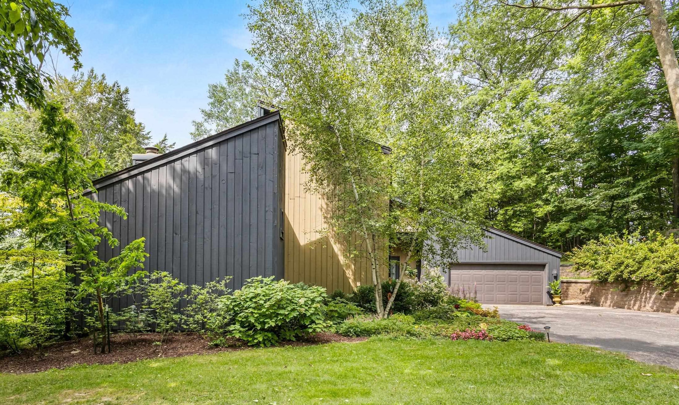 W3895 HIGHVIEW Drive