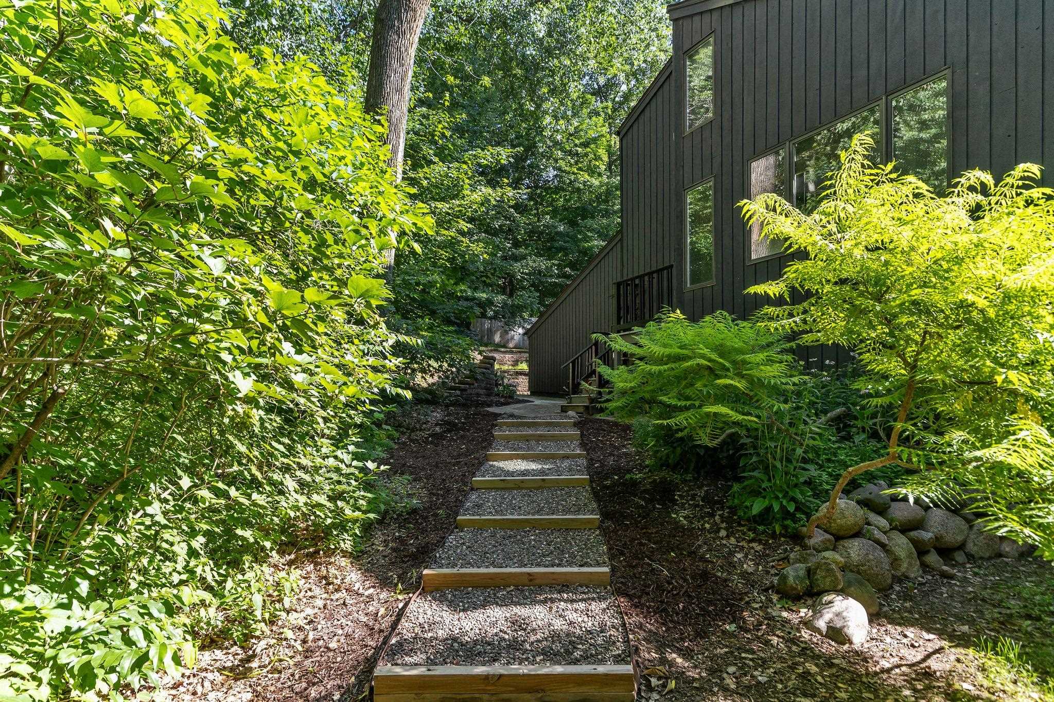W3895 HIGHVIEW Drive