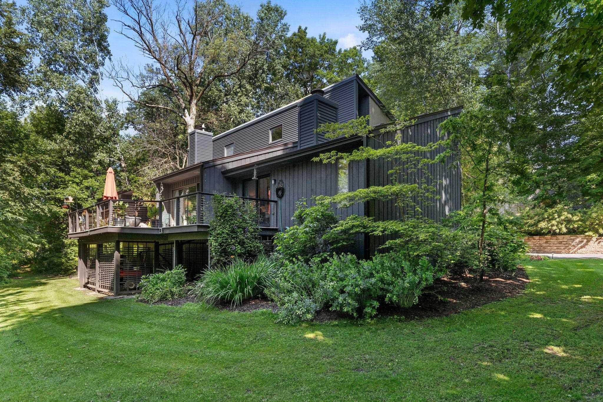 W3895 HIGHVIEW Drive