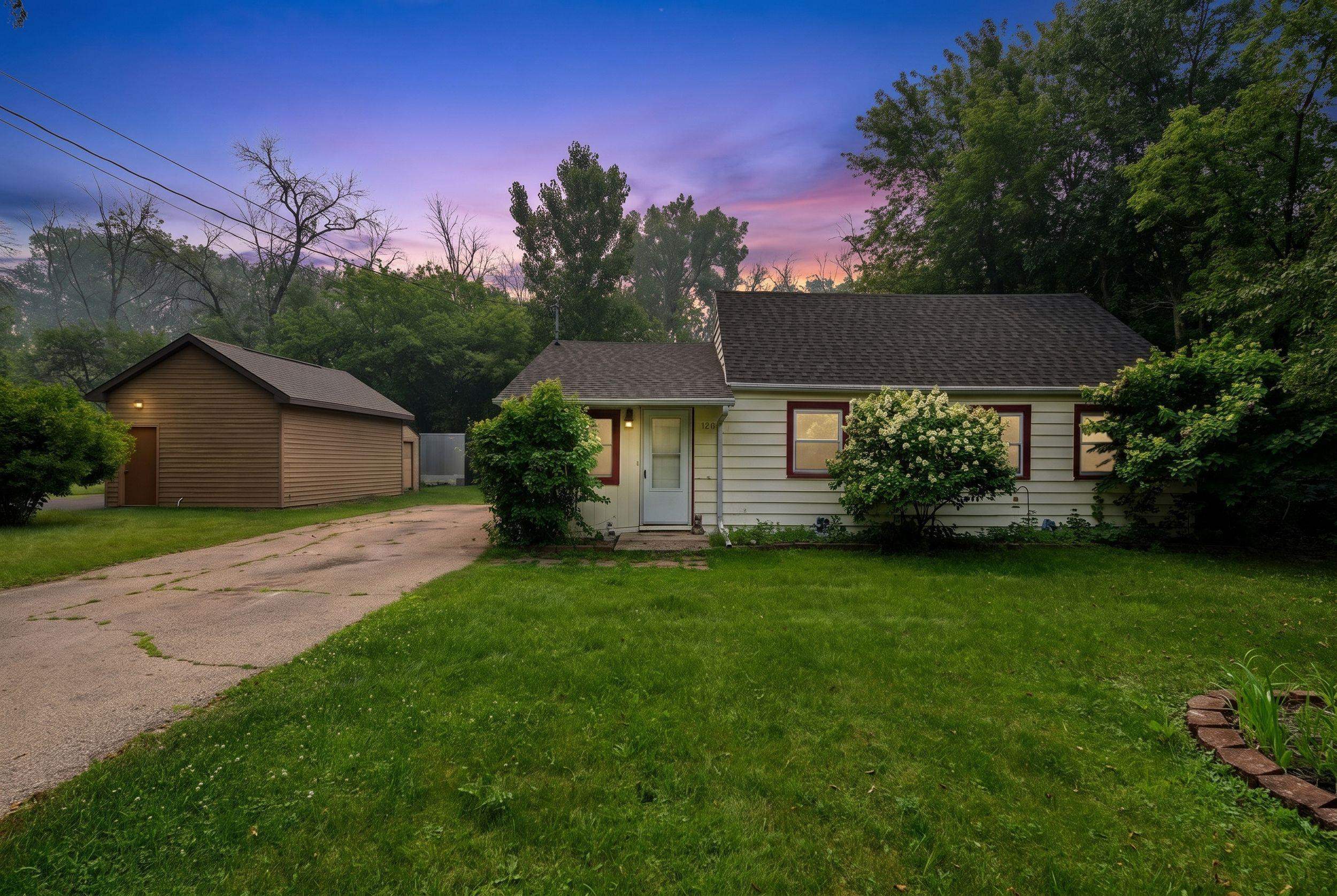 1221 MANITOWOC Road