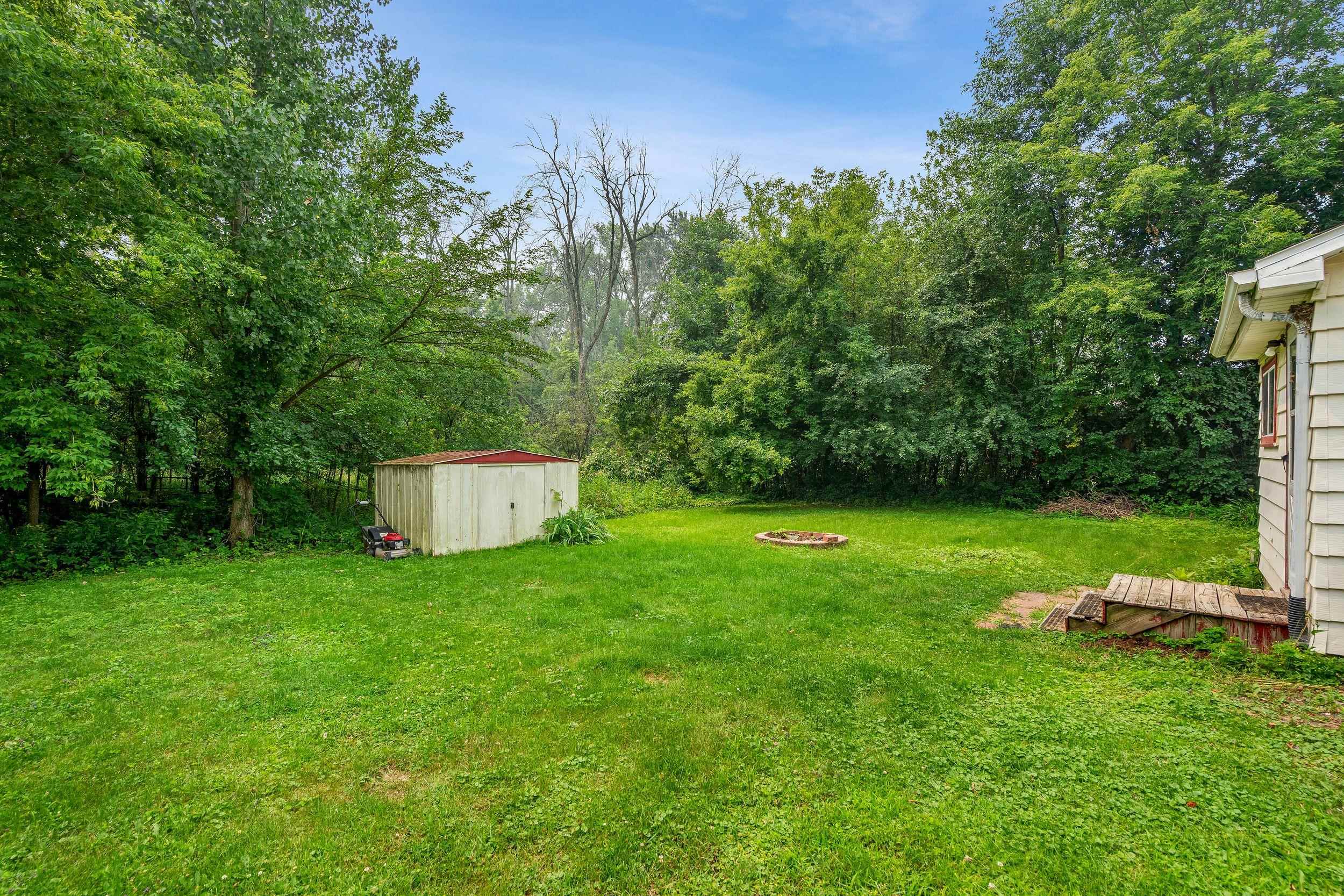 1221 MANITOWOC Road