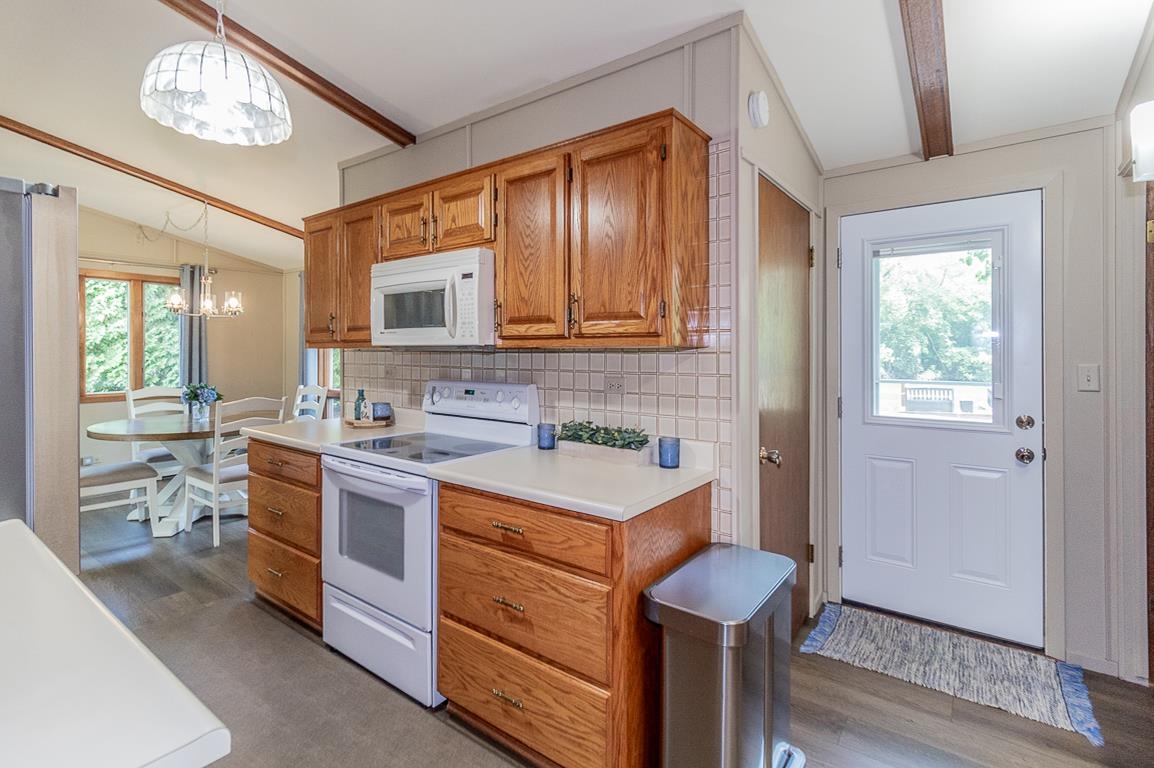 6752 LEE HARBOR Lane