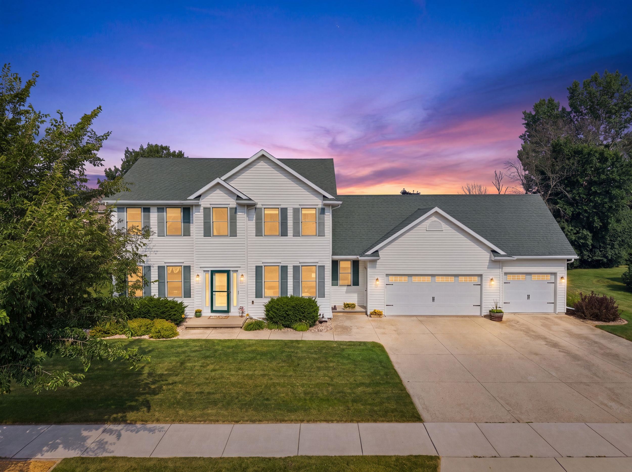 1594 LONE OAK Drive