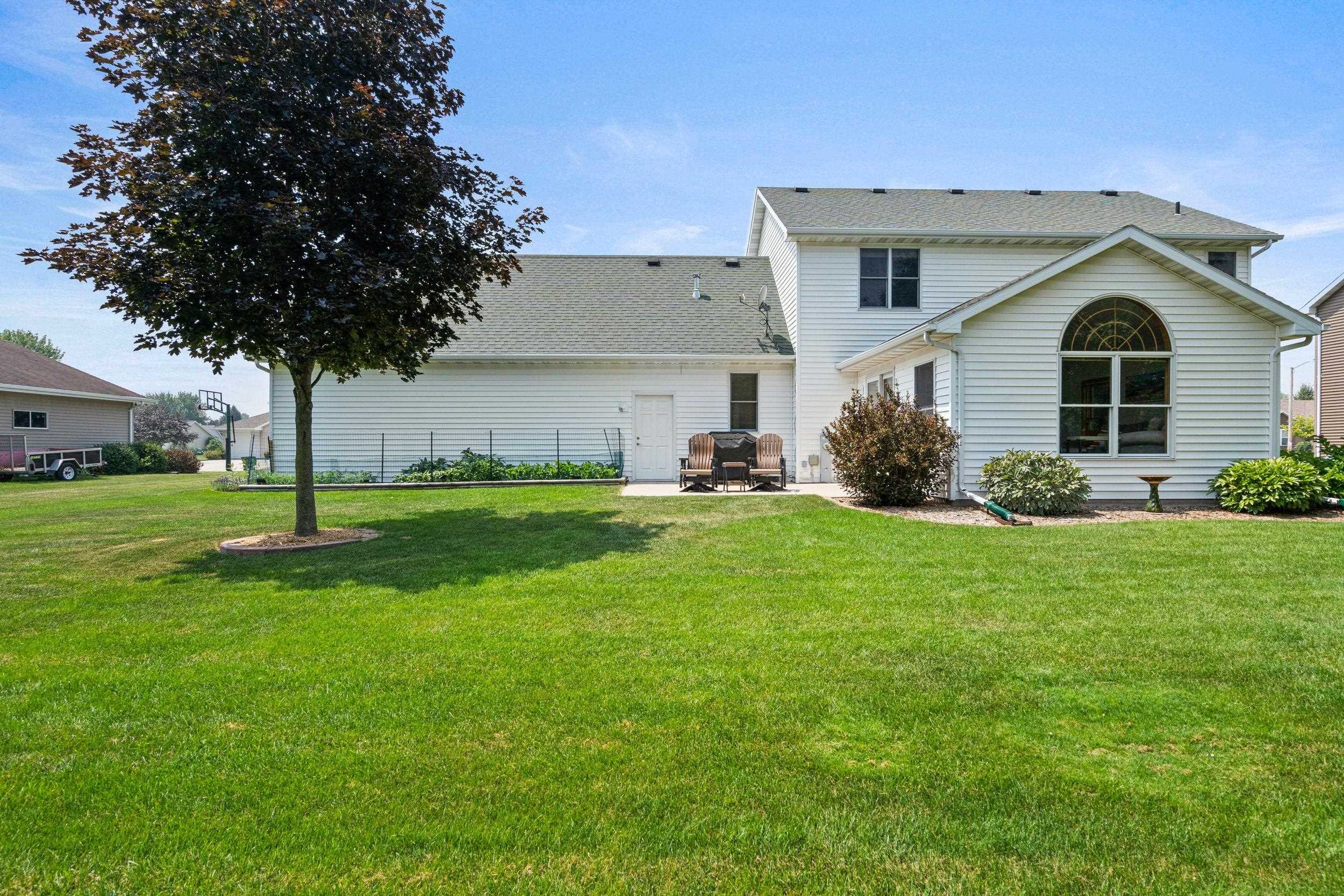 1594 LONE OAK Drive