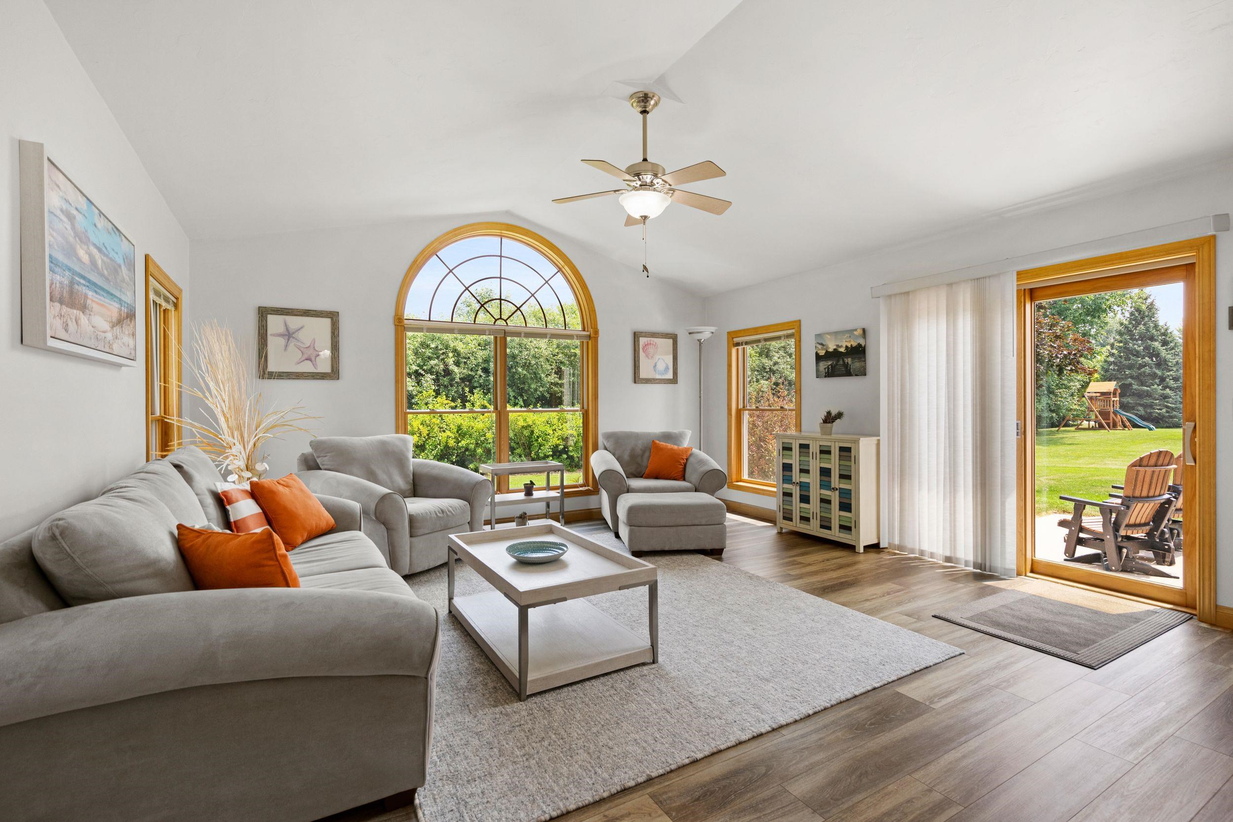 1594 LONE OAK Drive