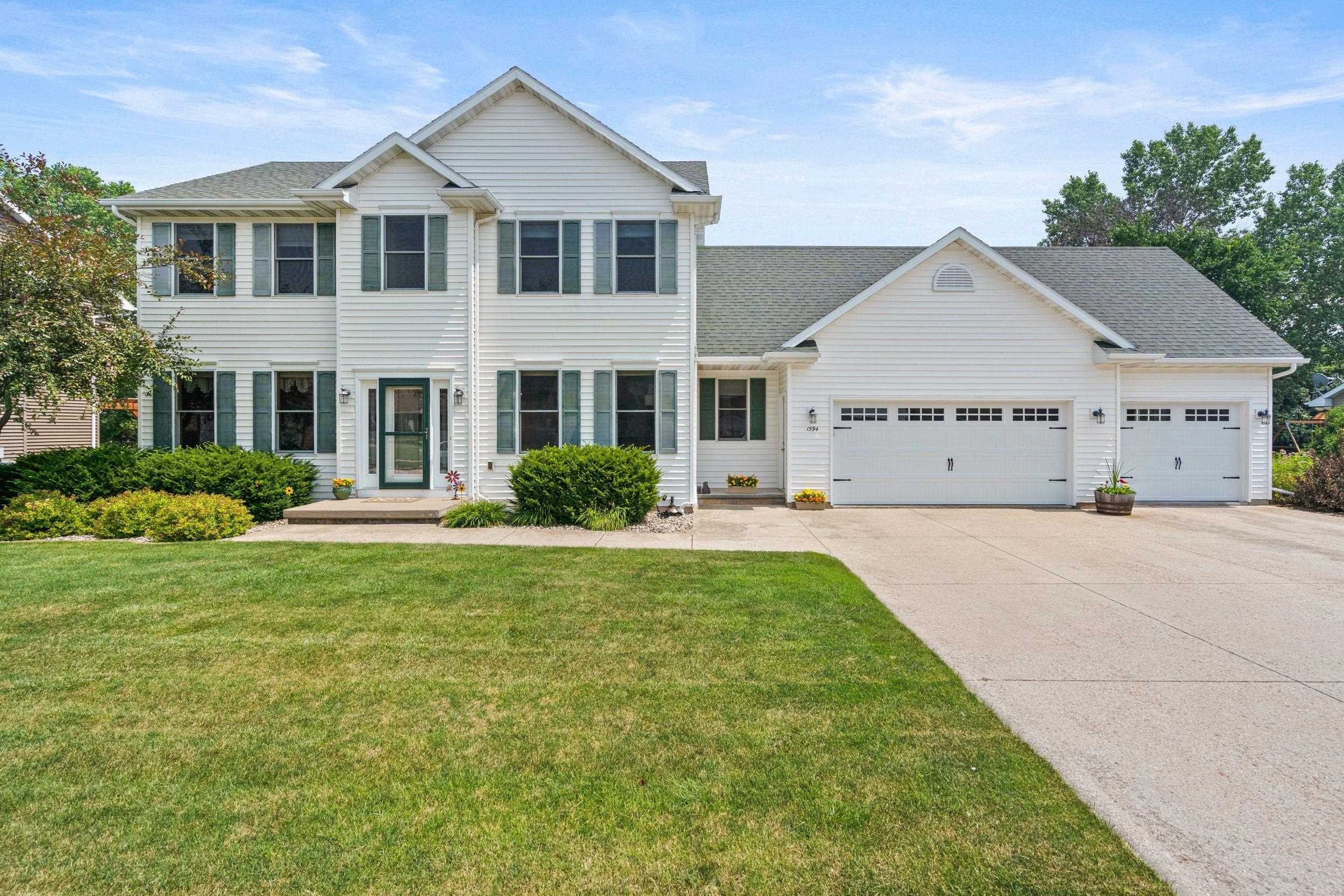 1594 LONE OAK Drive