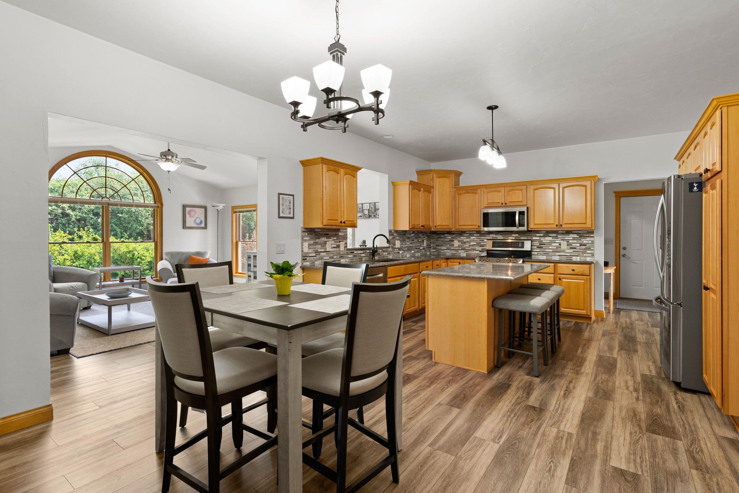 1594 LONE OAK Drive
