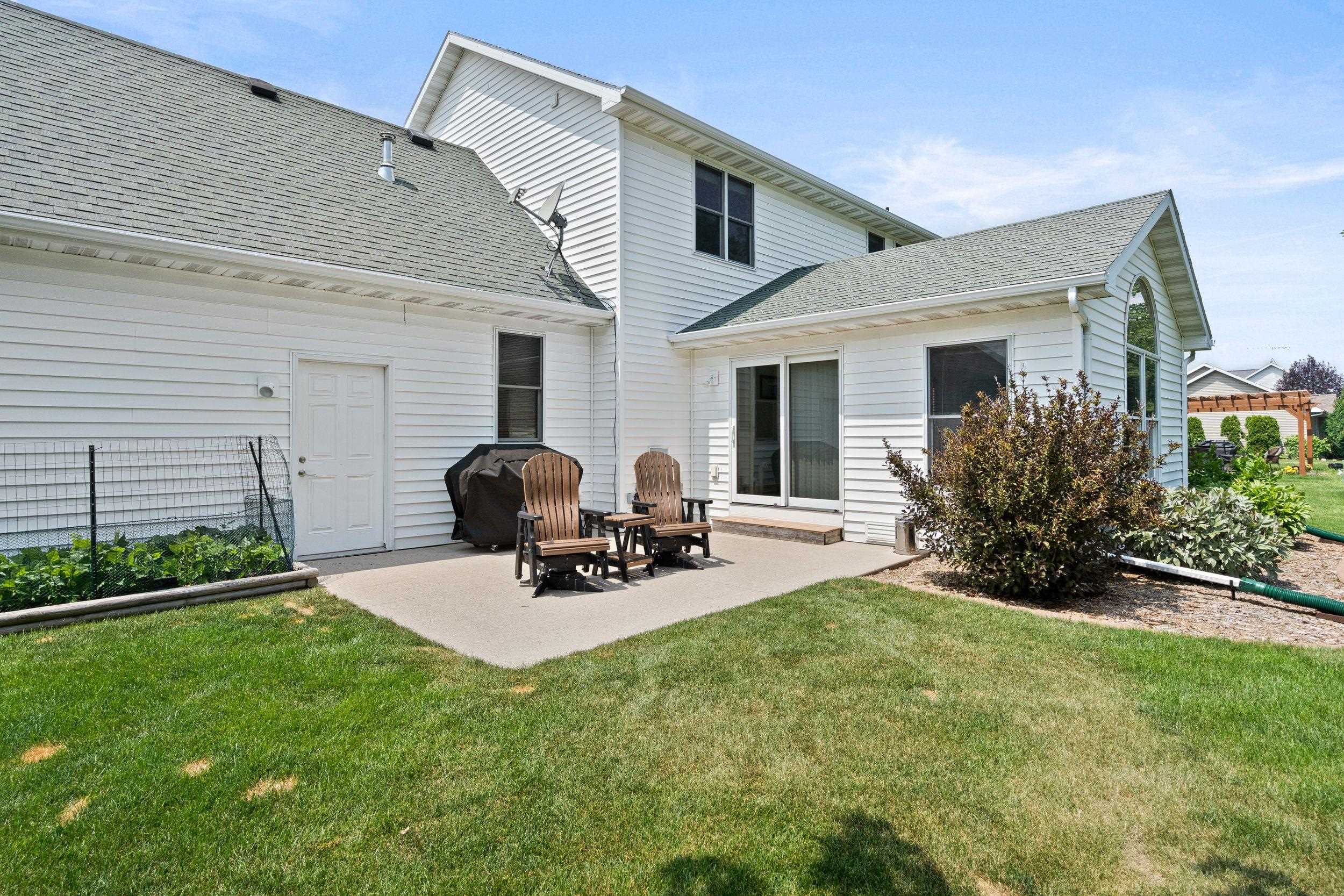 1594 LONE OAK Drive