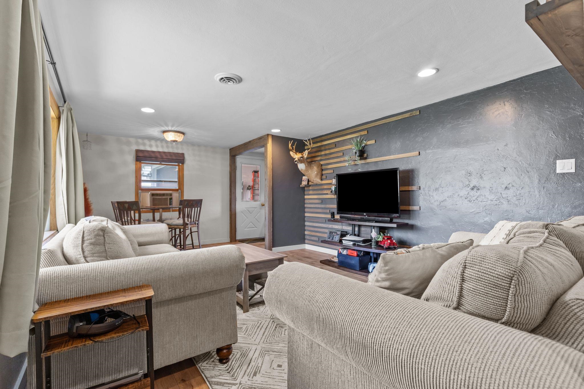 1439 LILLY Street