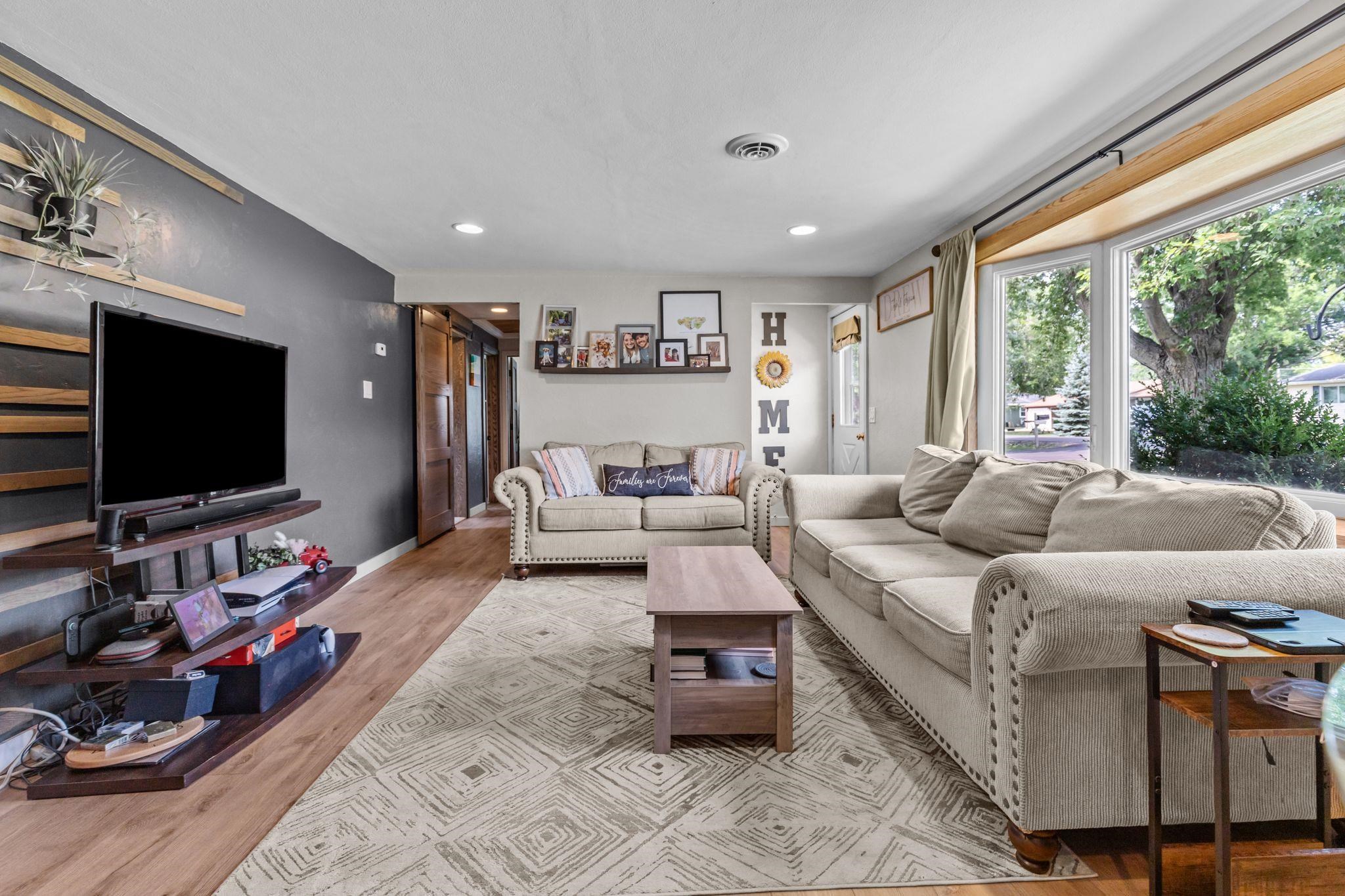 1439 LILLY Street