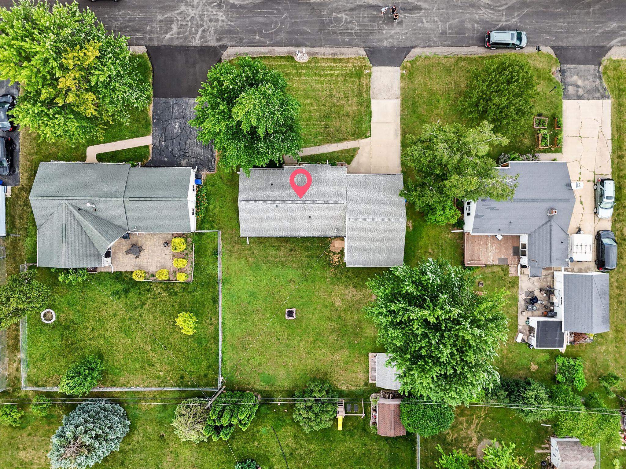 1439 LILLY Street