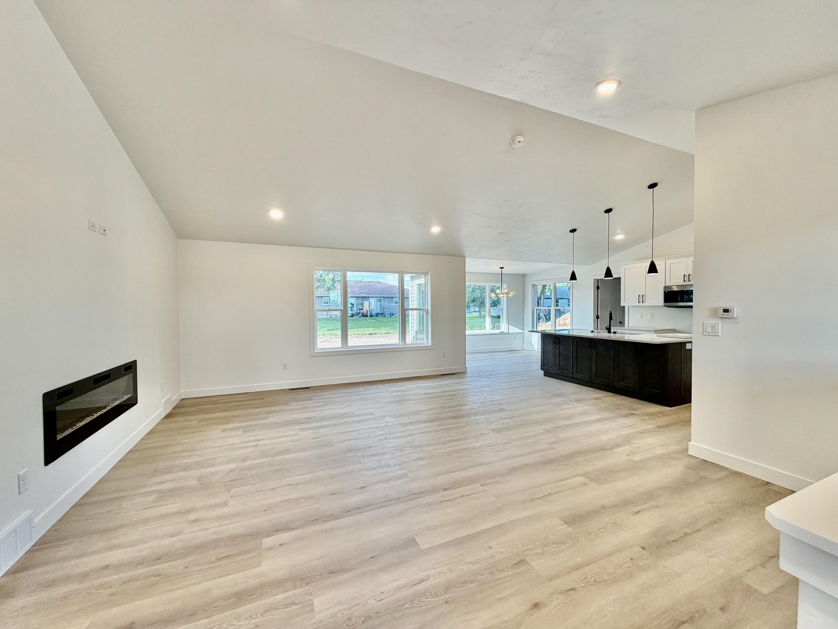 W6846 MCALLISTER Circle