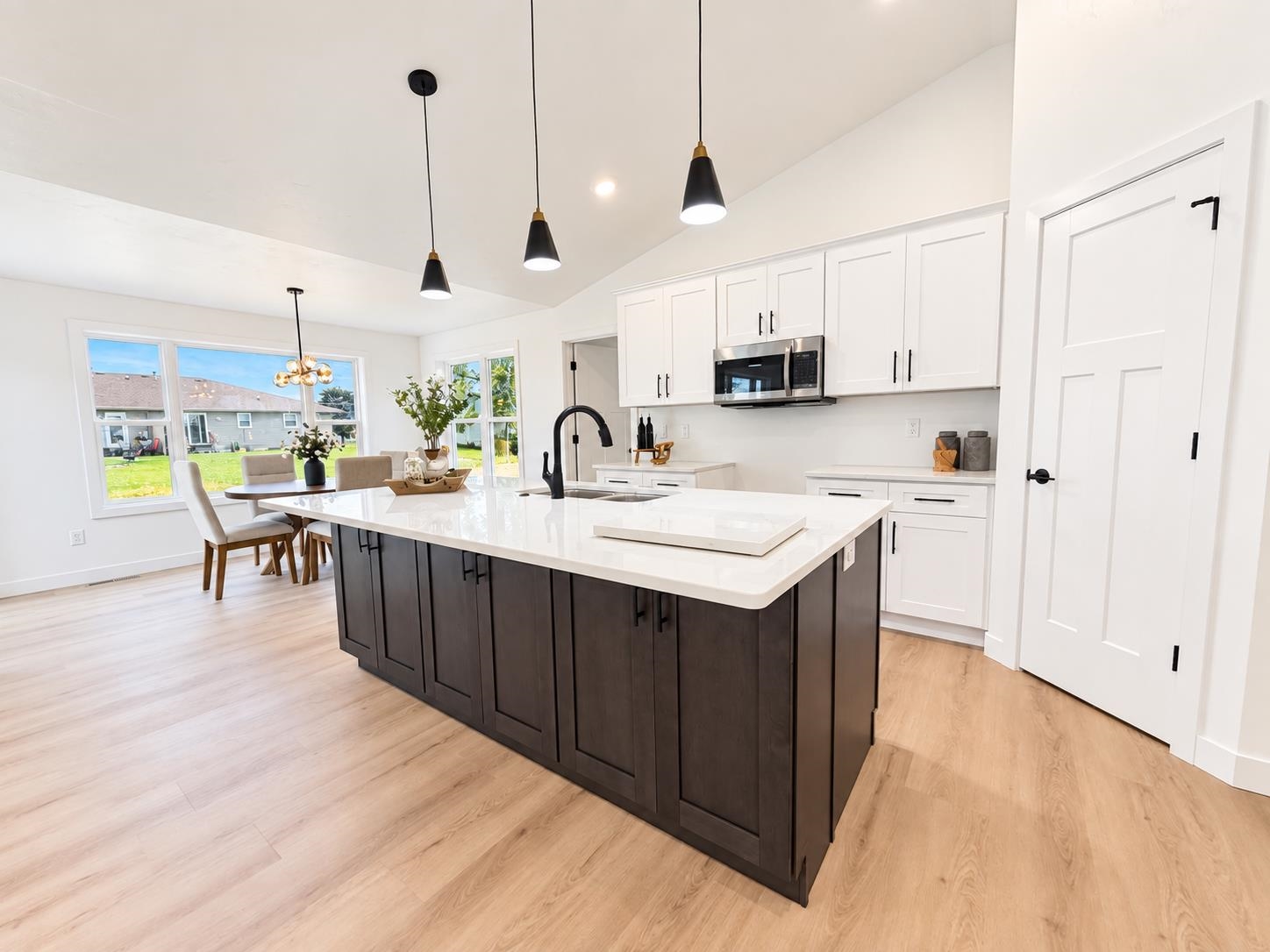 W6846 MCALLISTER Circle