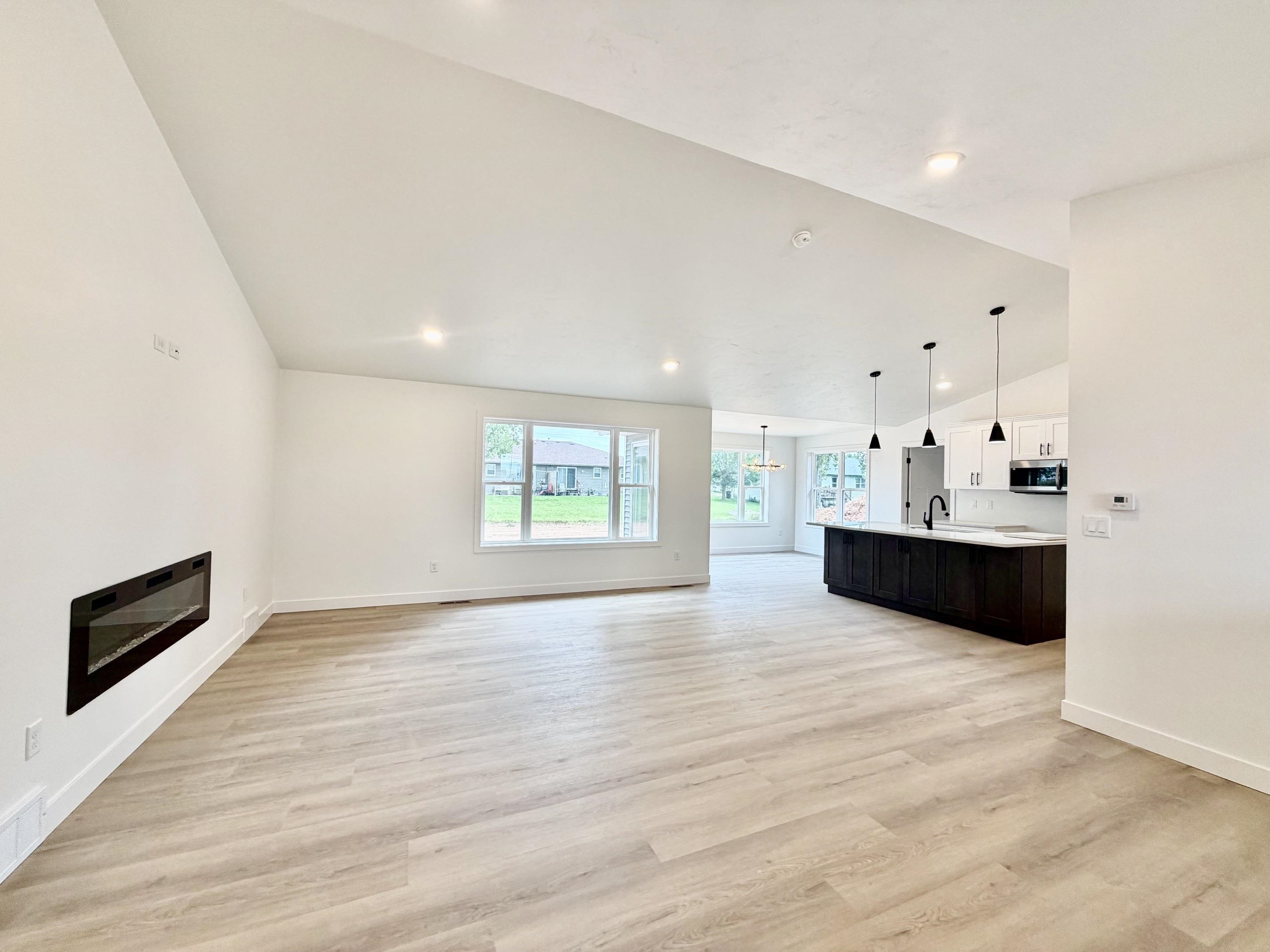 W6846 MCALLISTER Circle