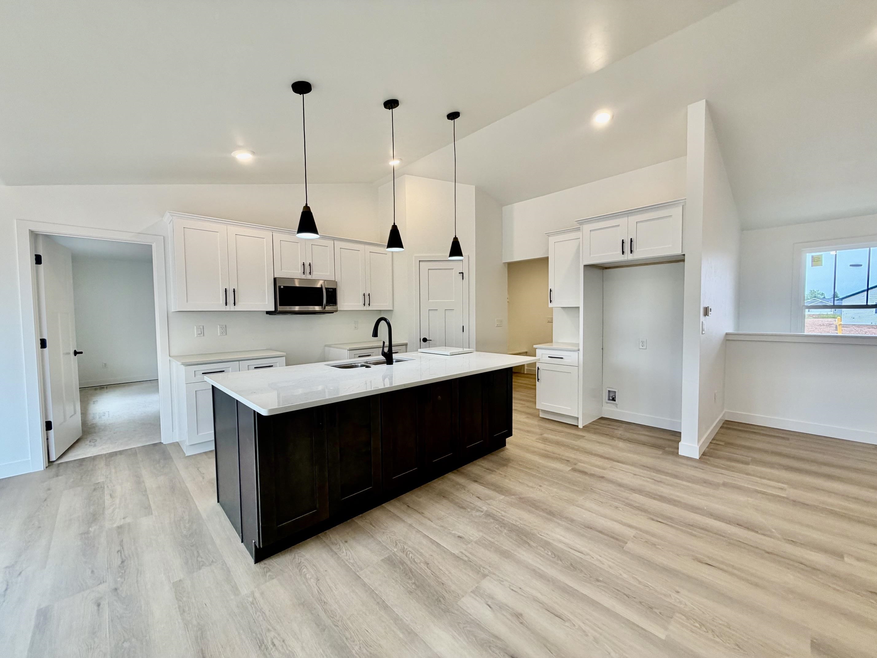 W6846 MCALLISTER Circle