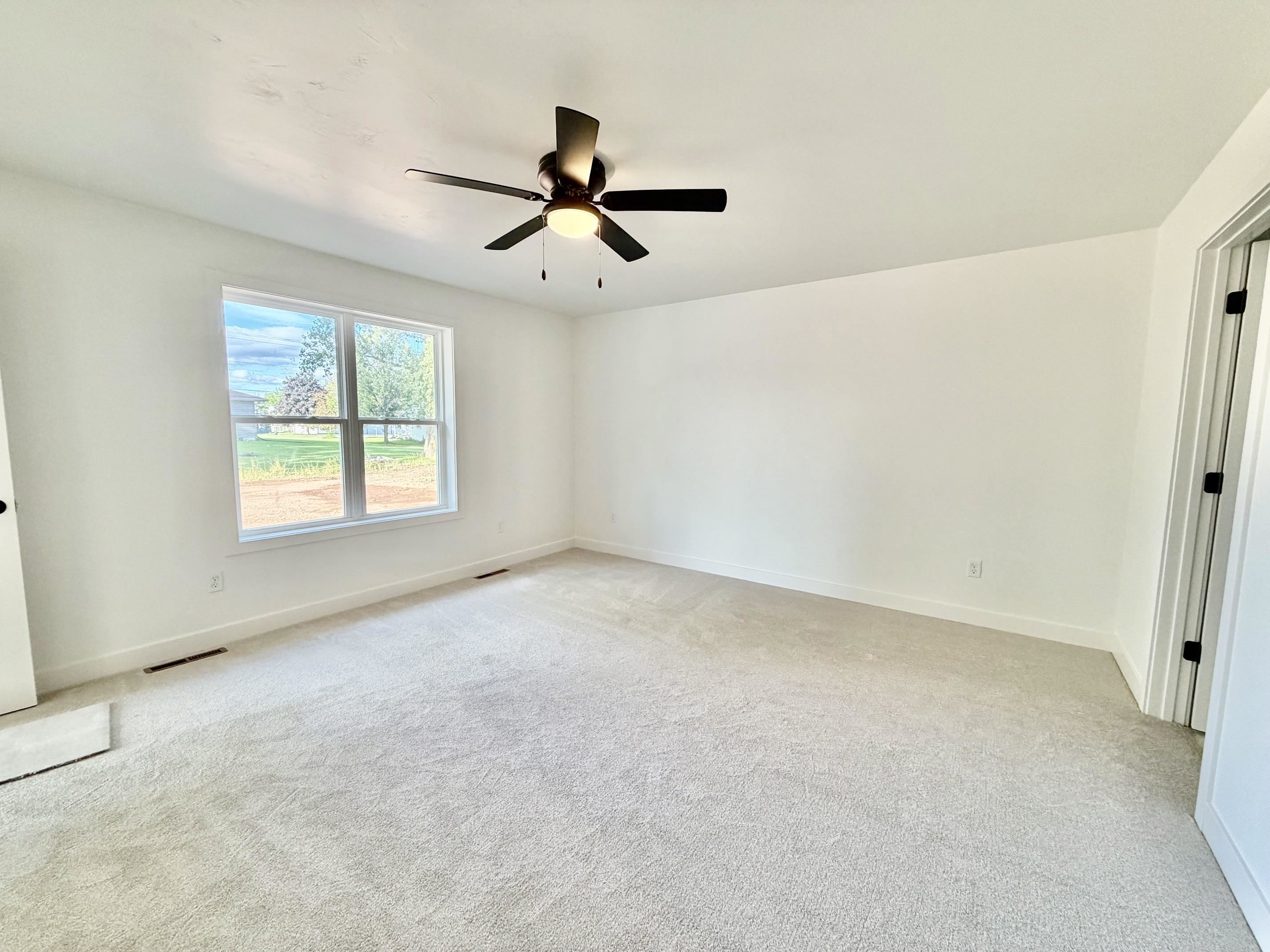 W6846 MCALLISTER Circle