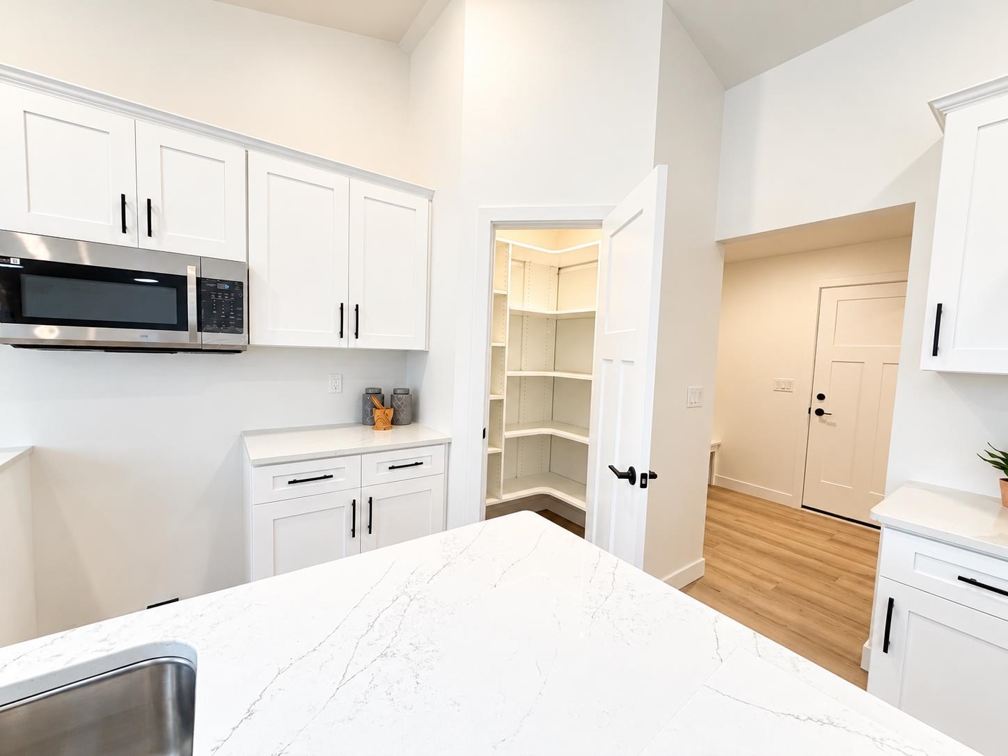 W6846 MCALLISTER Circle