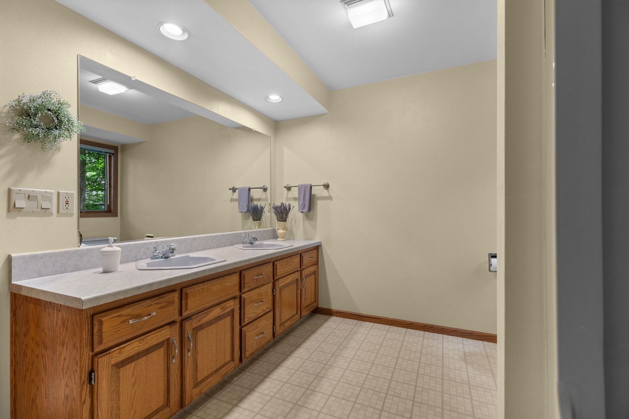 1511 S REBECCA Lane