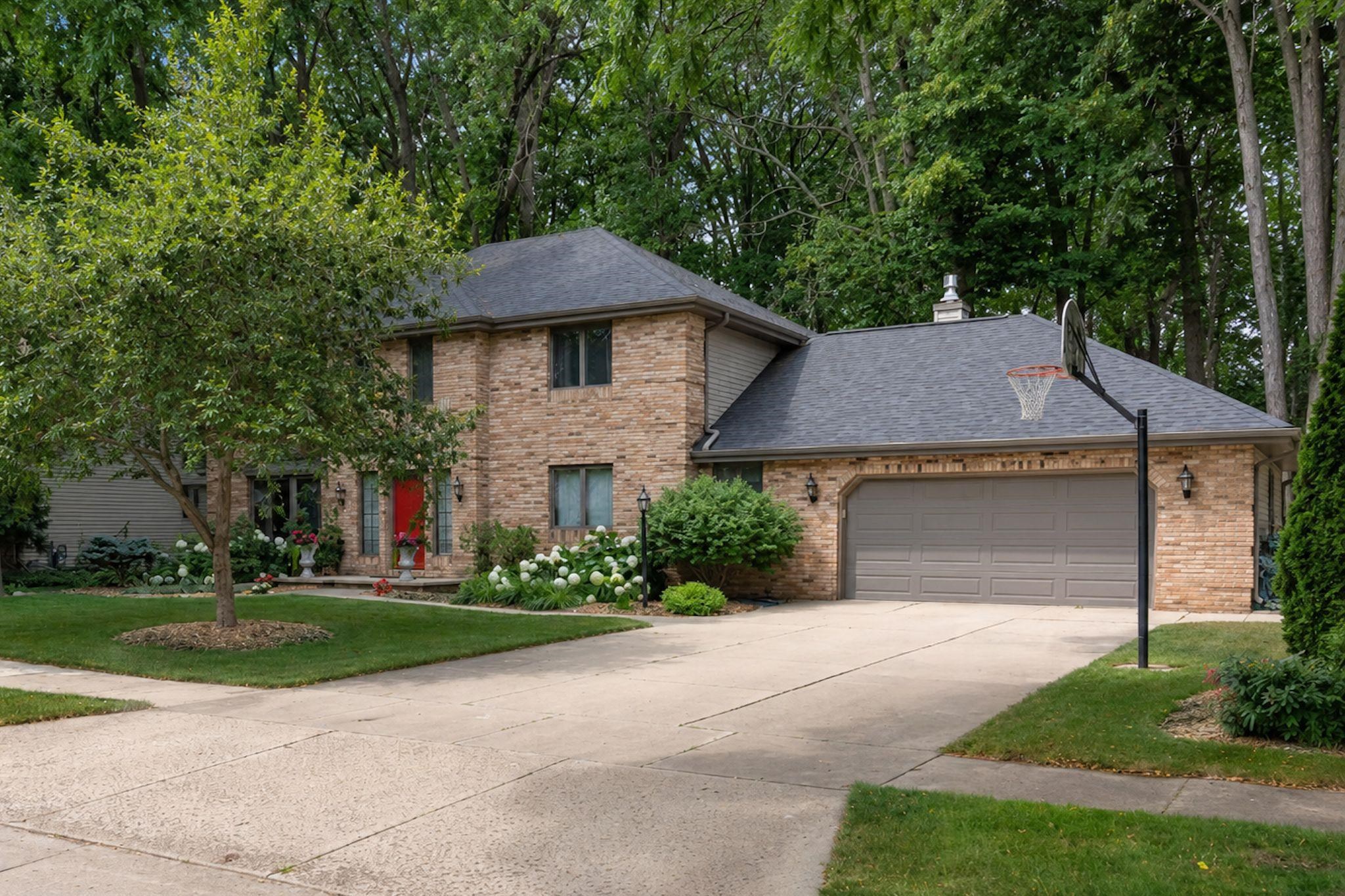 1511 S REBECCA Lane