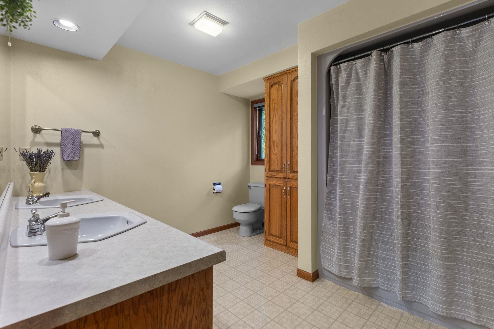 1511 S REBECCA Lane