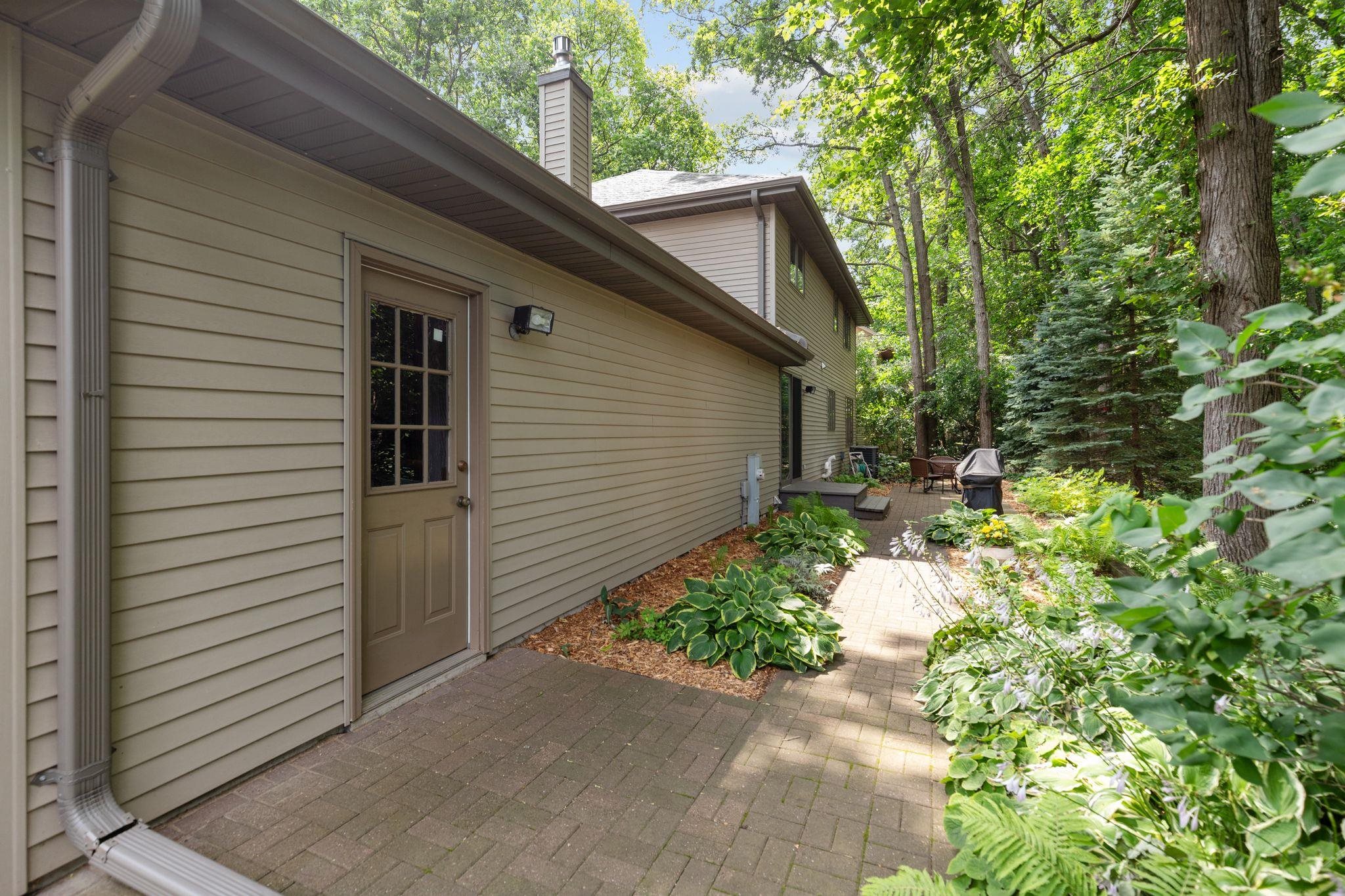 1511 S REBECCA Lane