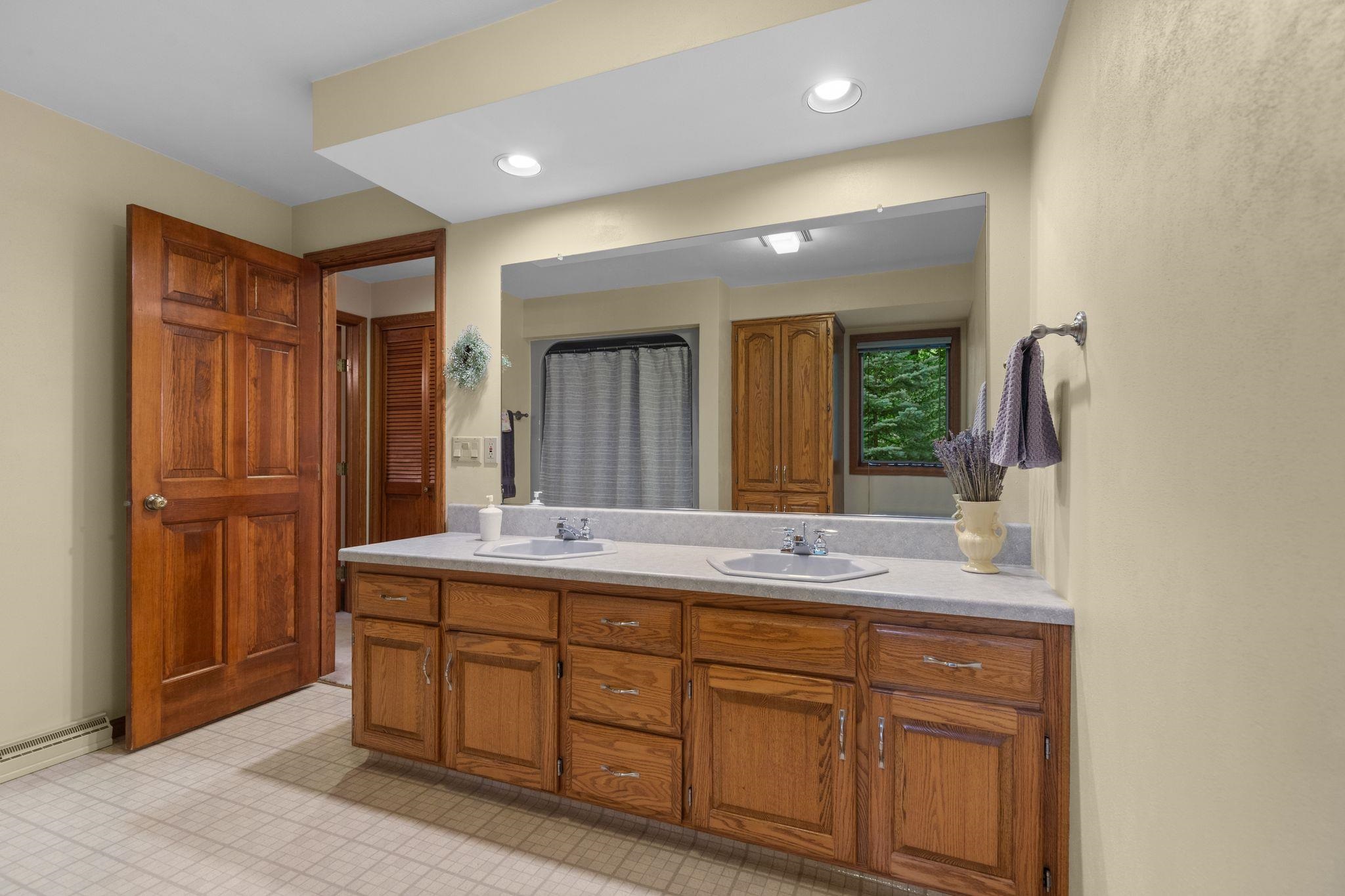 1511 S REBECCA Lane