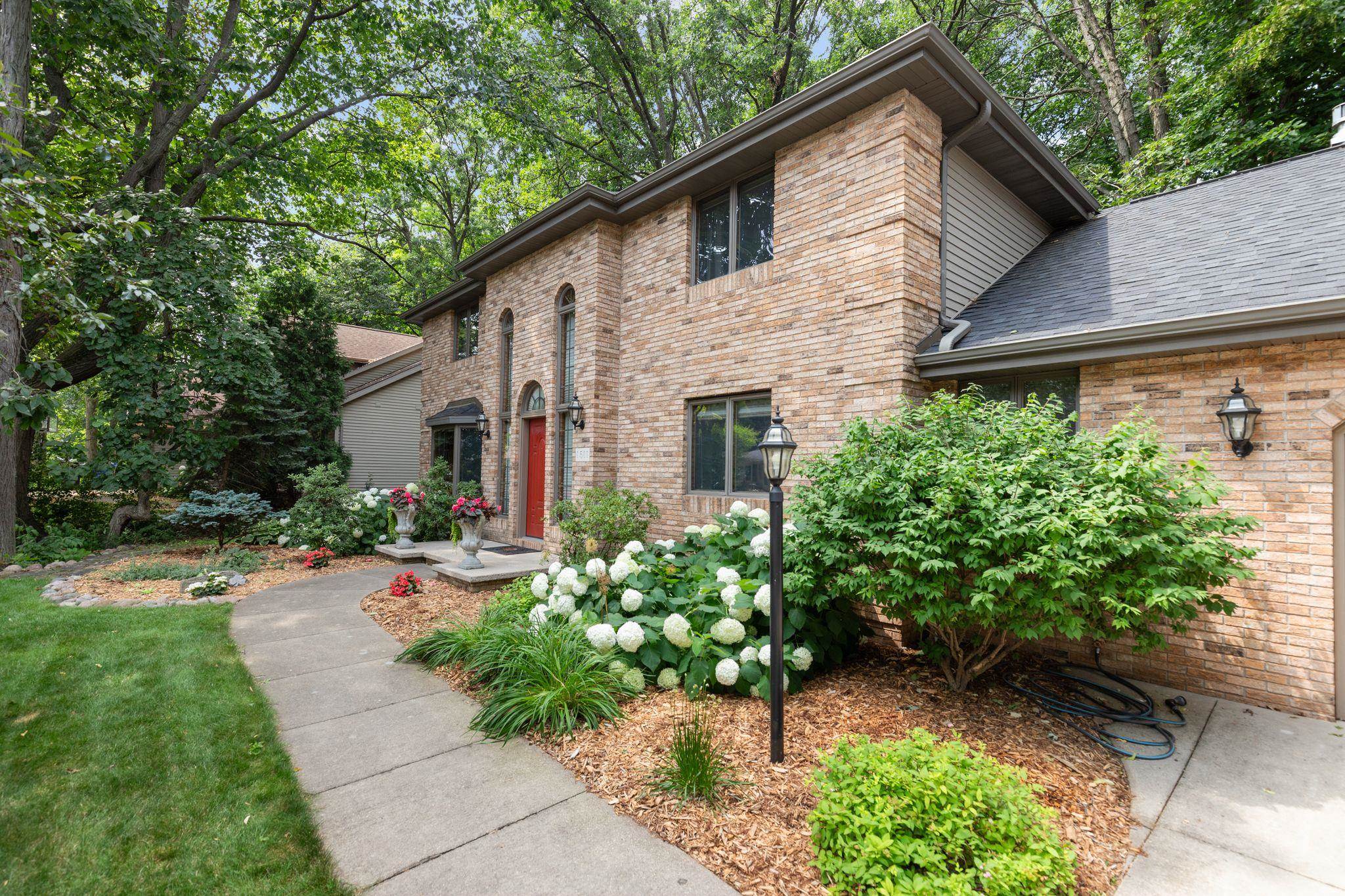1511 S REBECCA Lane