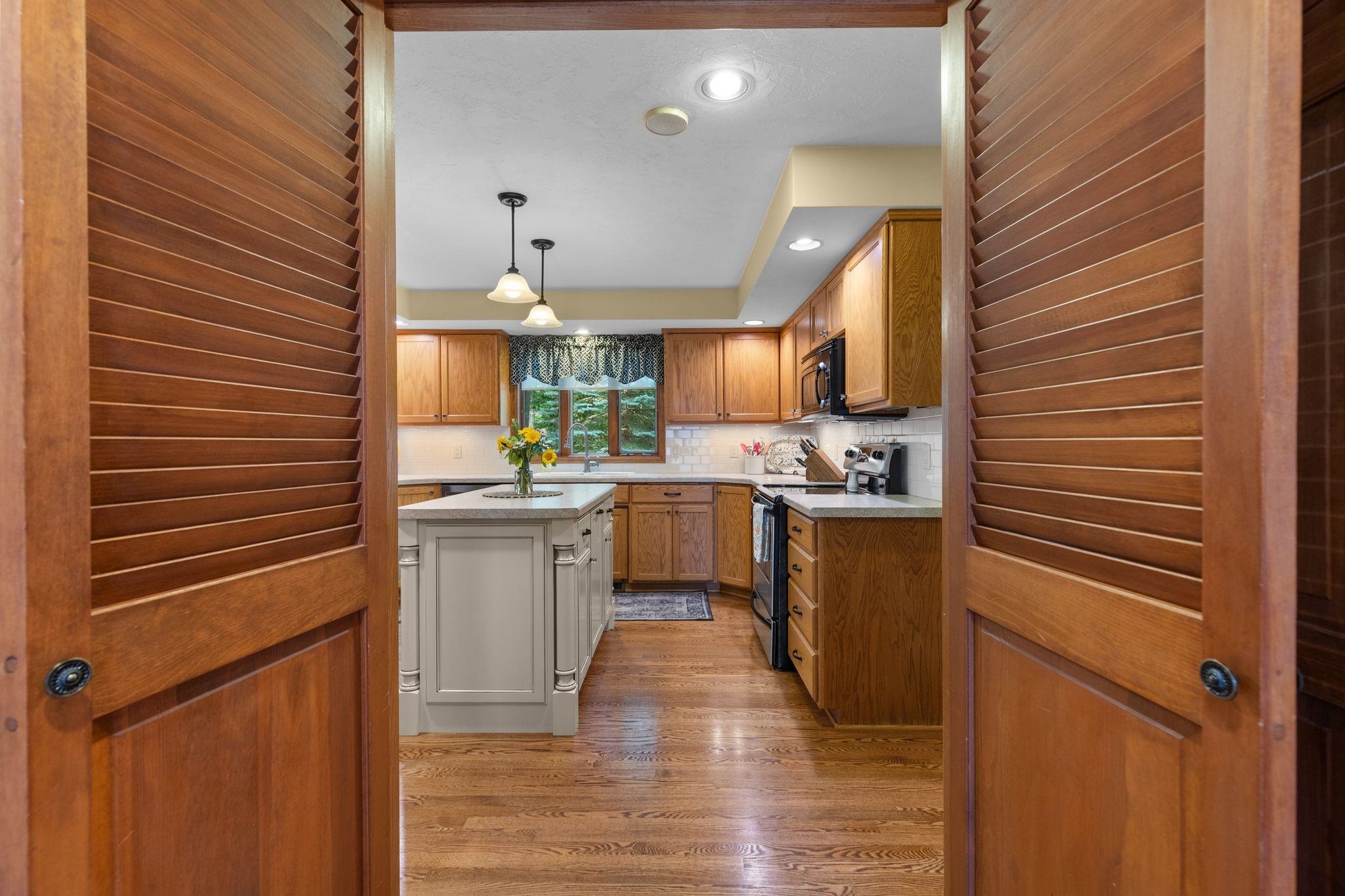 1511 S REBECCA Lane