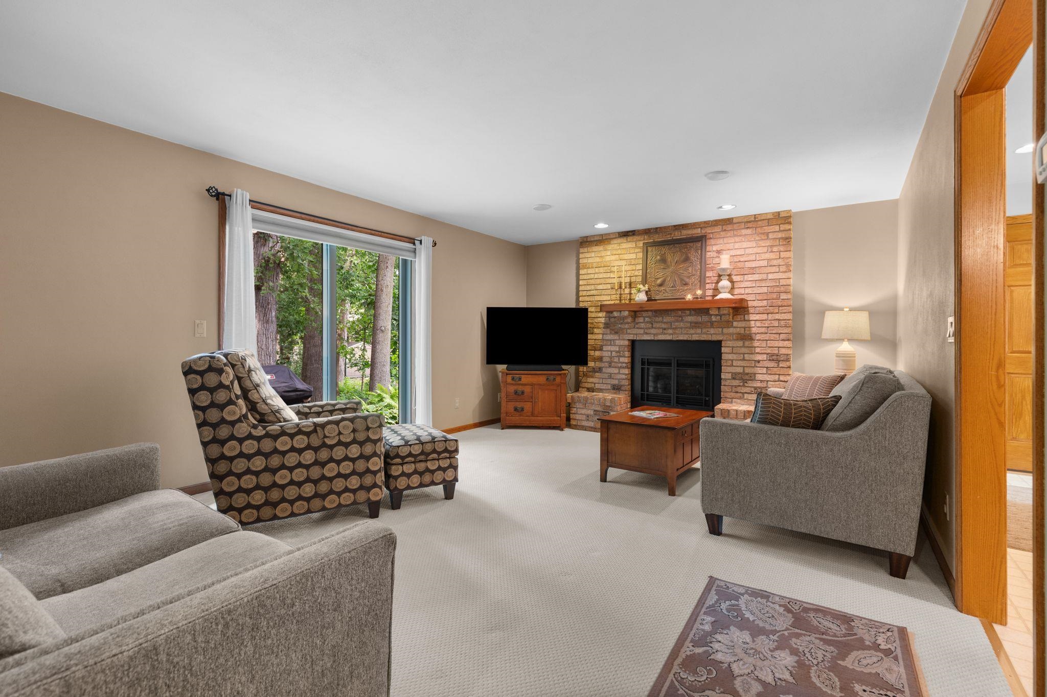 1511 S REBECCA Lane