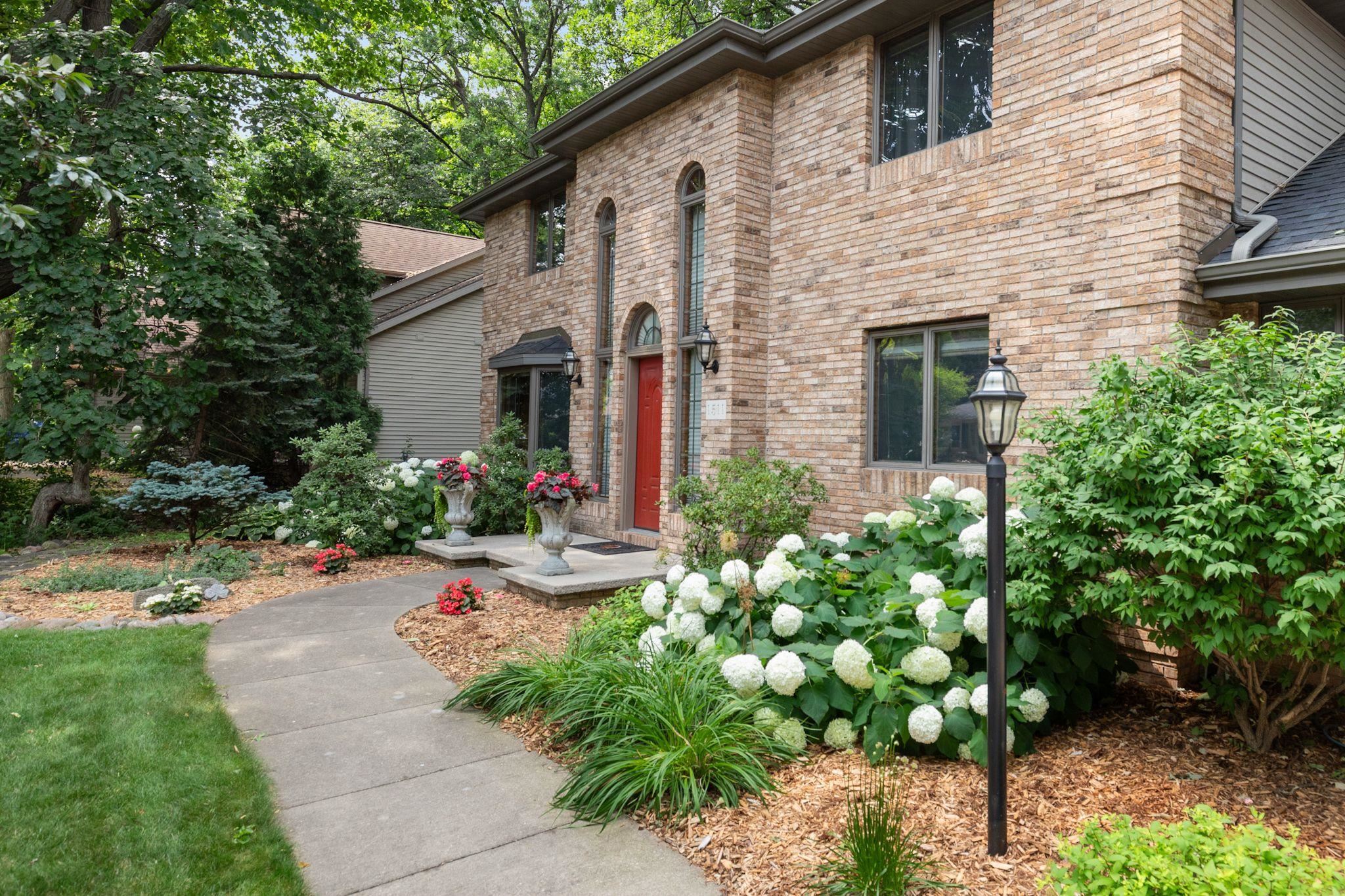 1511 S REBECCA Lane
