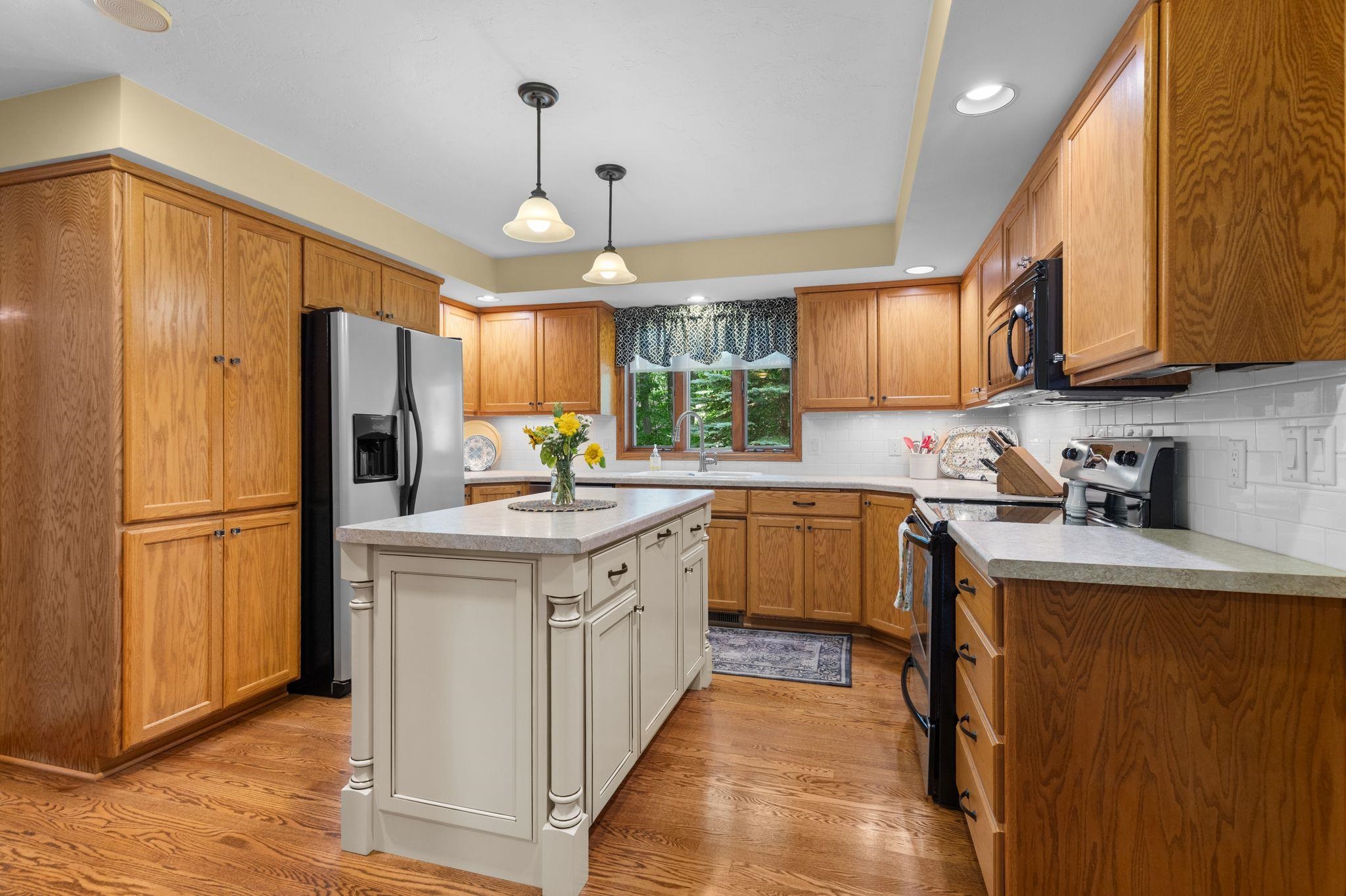 1511 S REBECCA Lane