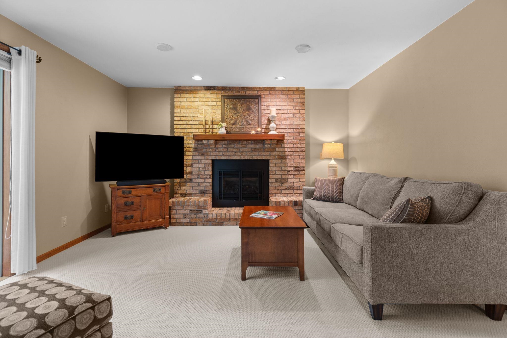 1511 S REBECCA Lane