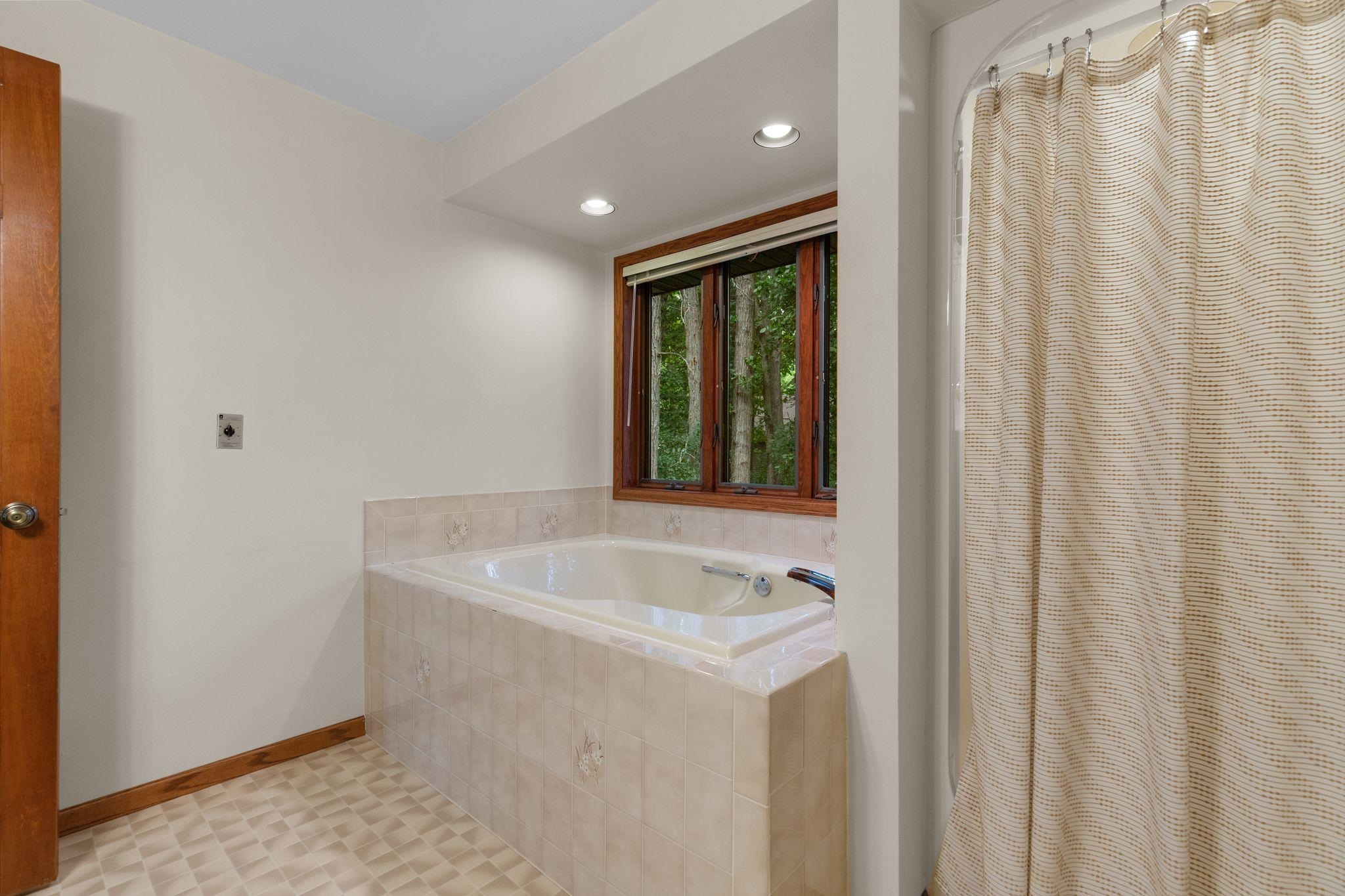 1511 S REBECCA Lane
