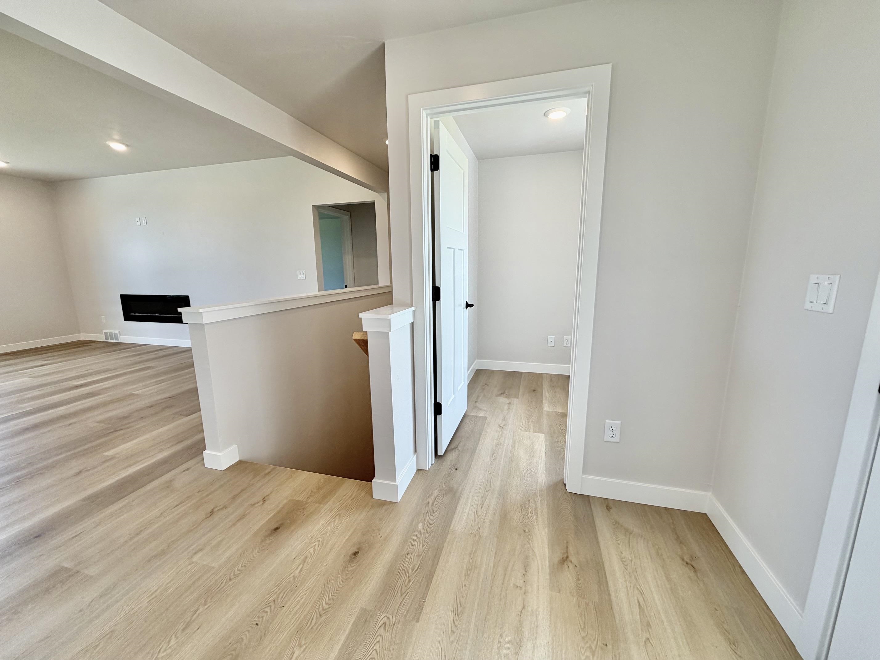 W6842 MCALLISTER Circle