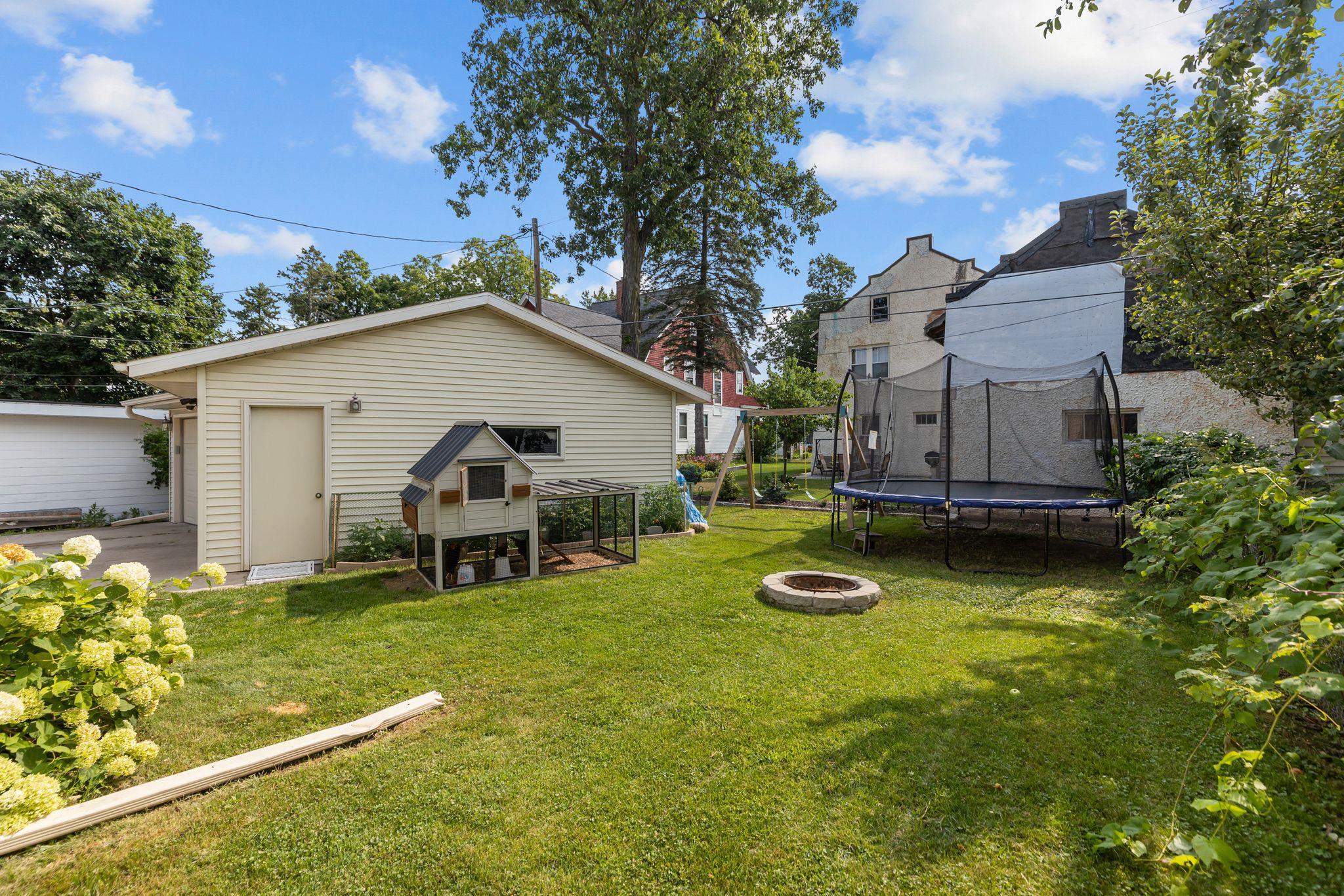 618 DICKINSON Street
