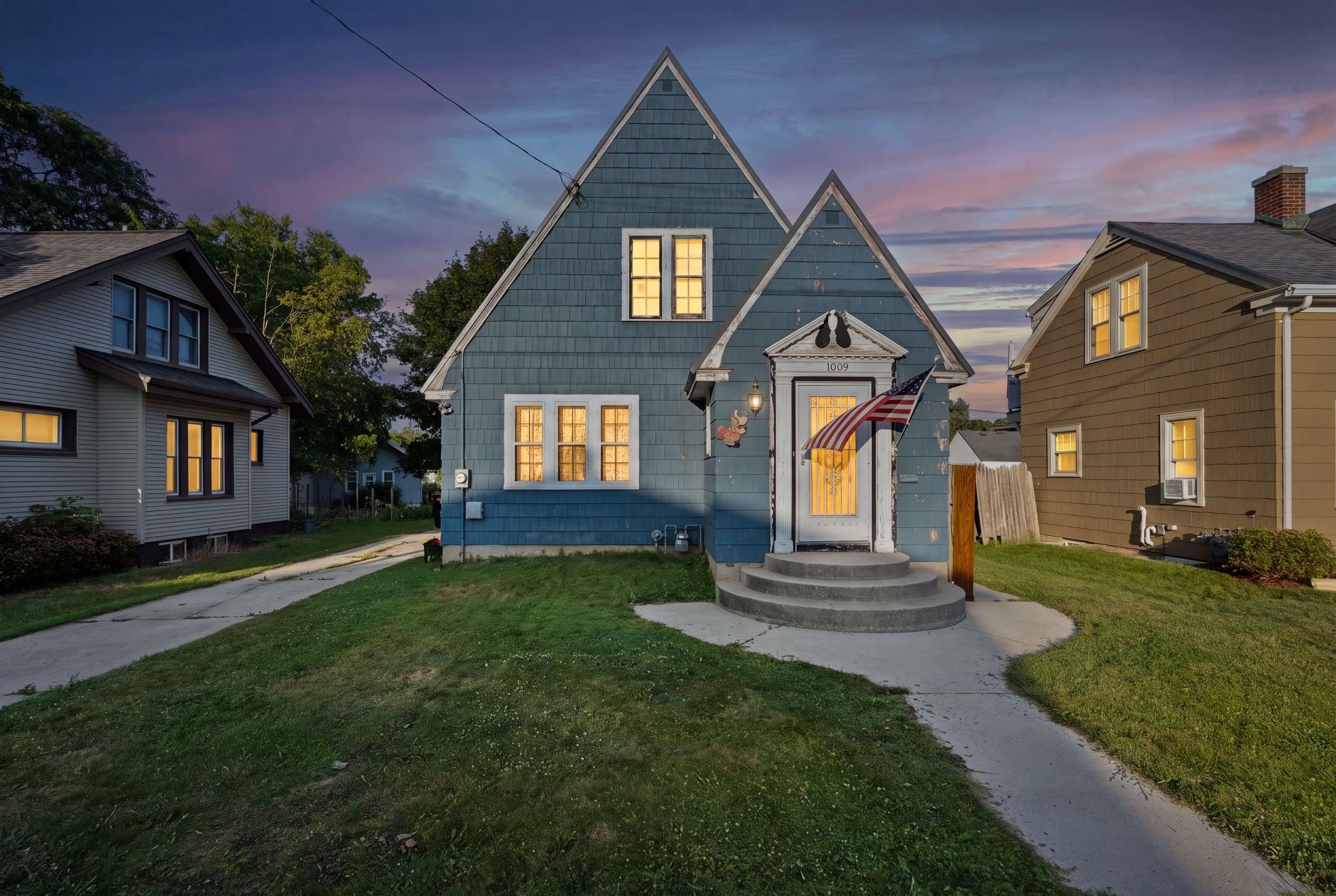 1009 N 12TH Street
