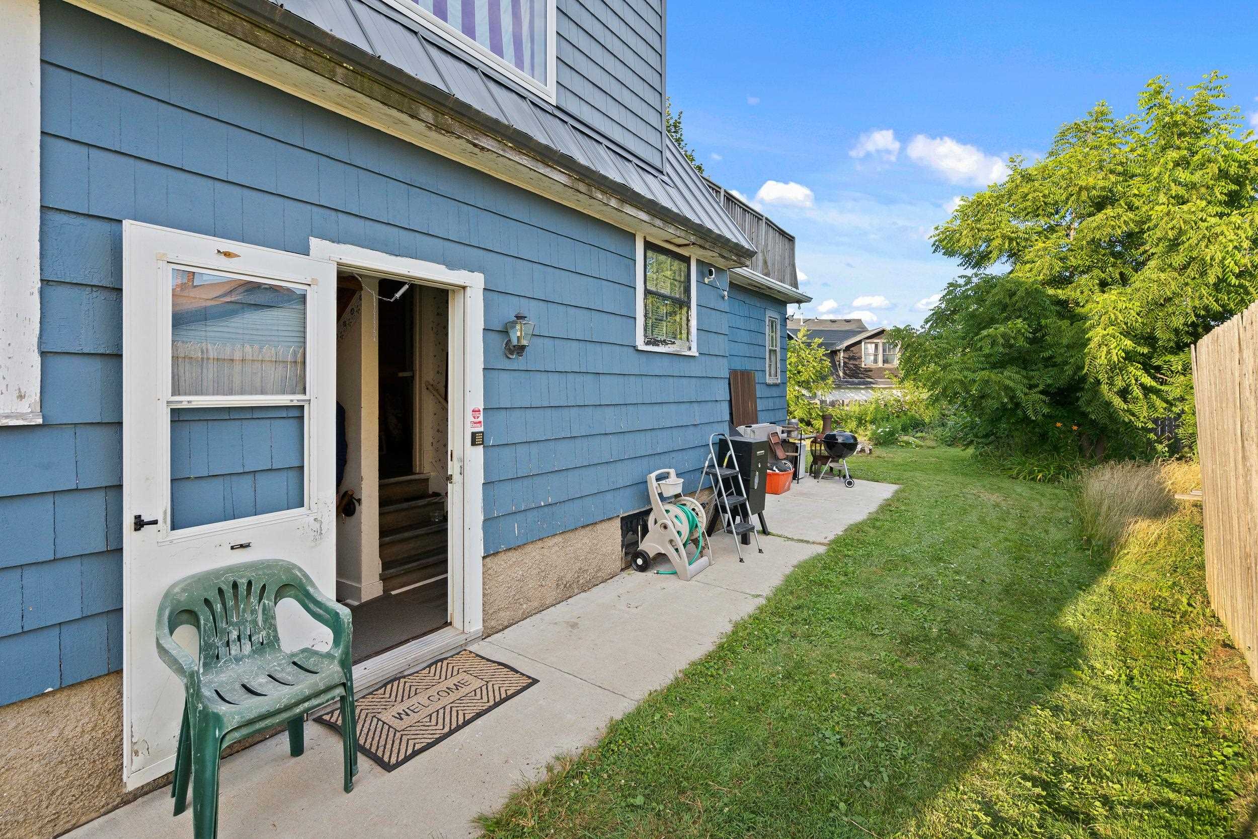 1009 N 12TH Street