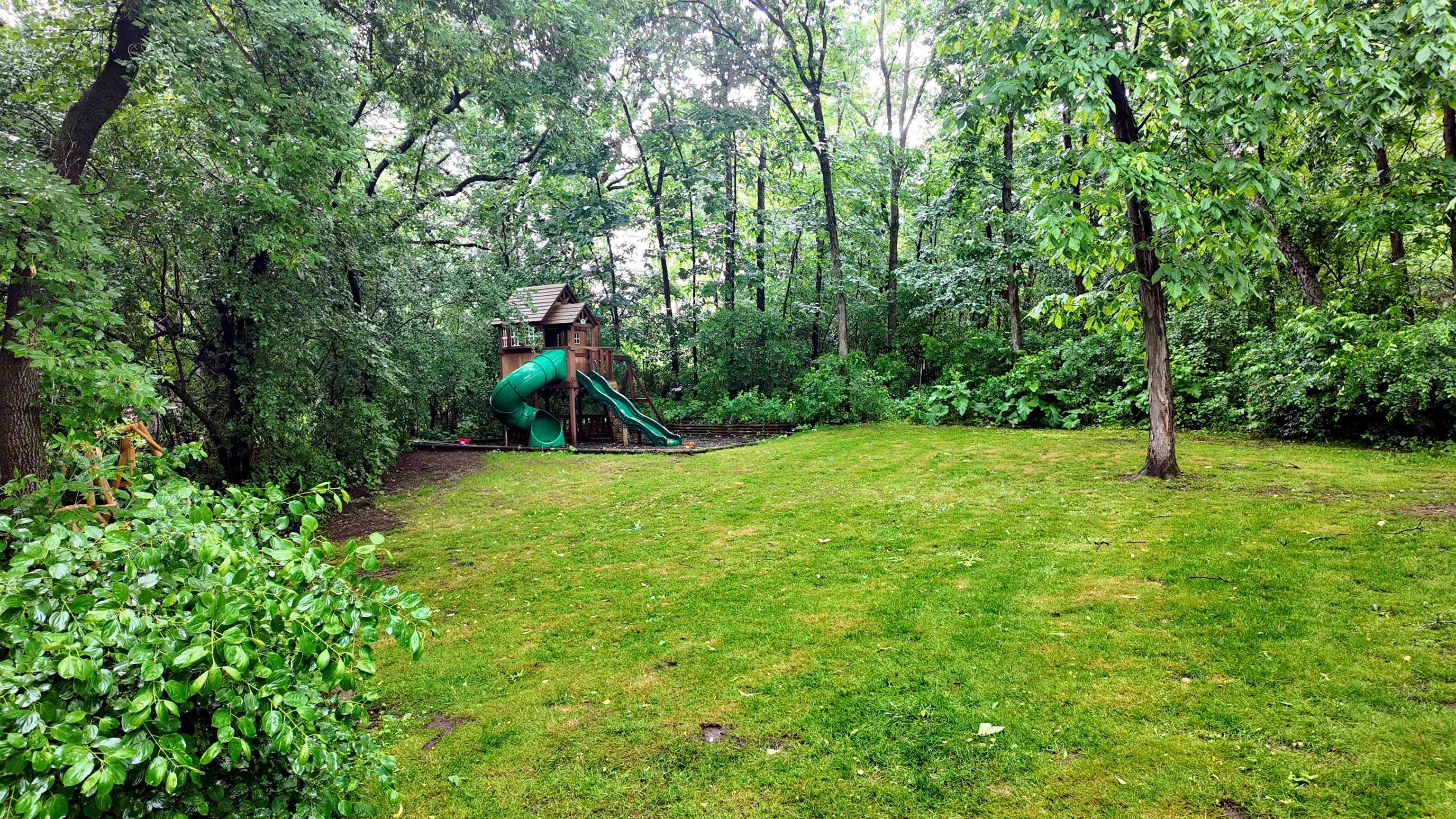 8411 RIDGEVIEW Court