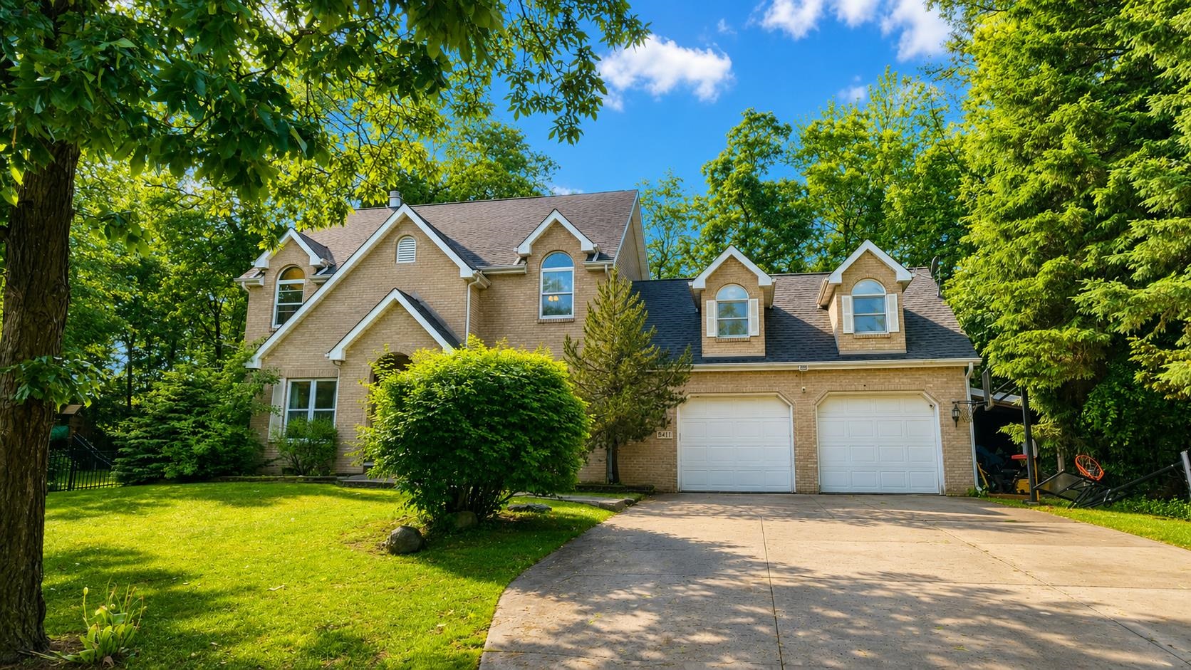 8411 RIDGEVIEW Court