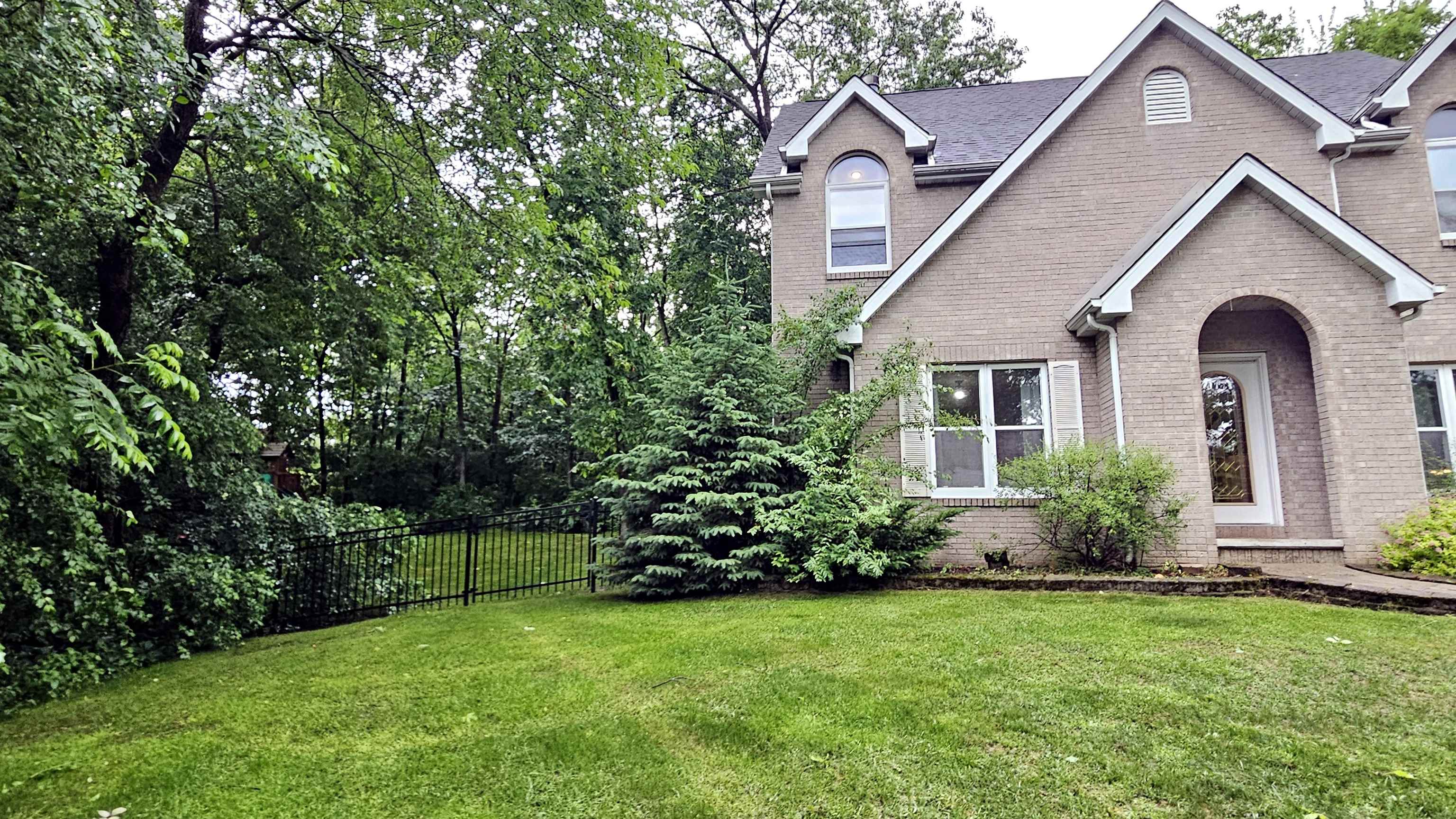 8411 RIDGEVIEW Court