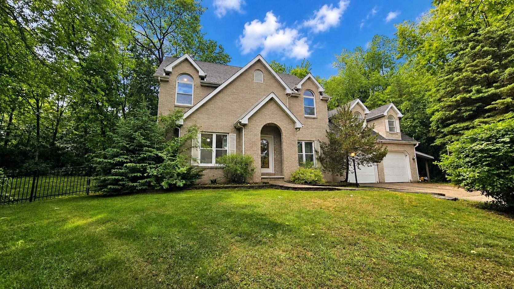 8411 RIDGEVIEW Court