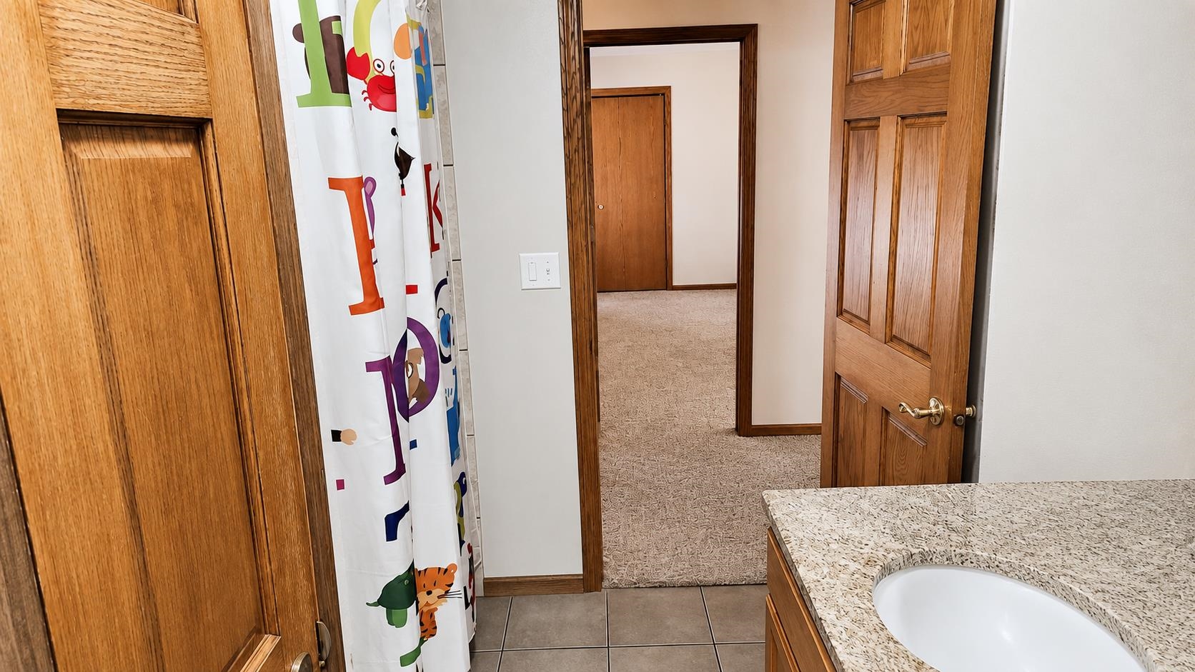 8411 RIDGEVIEW Court